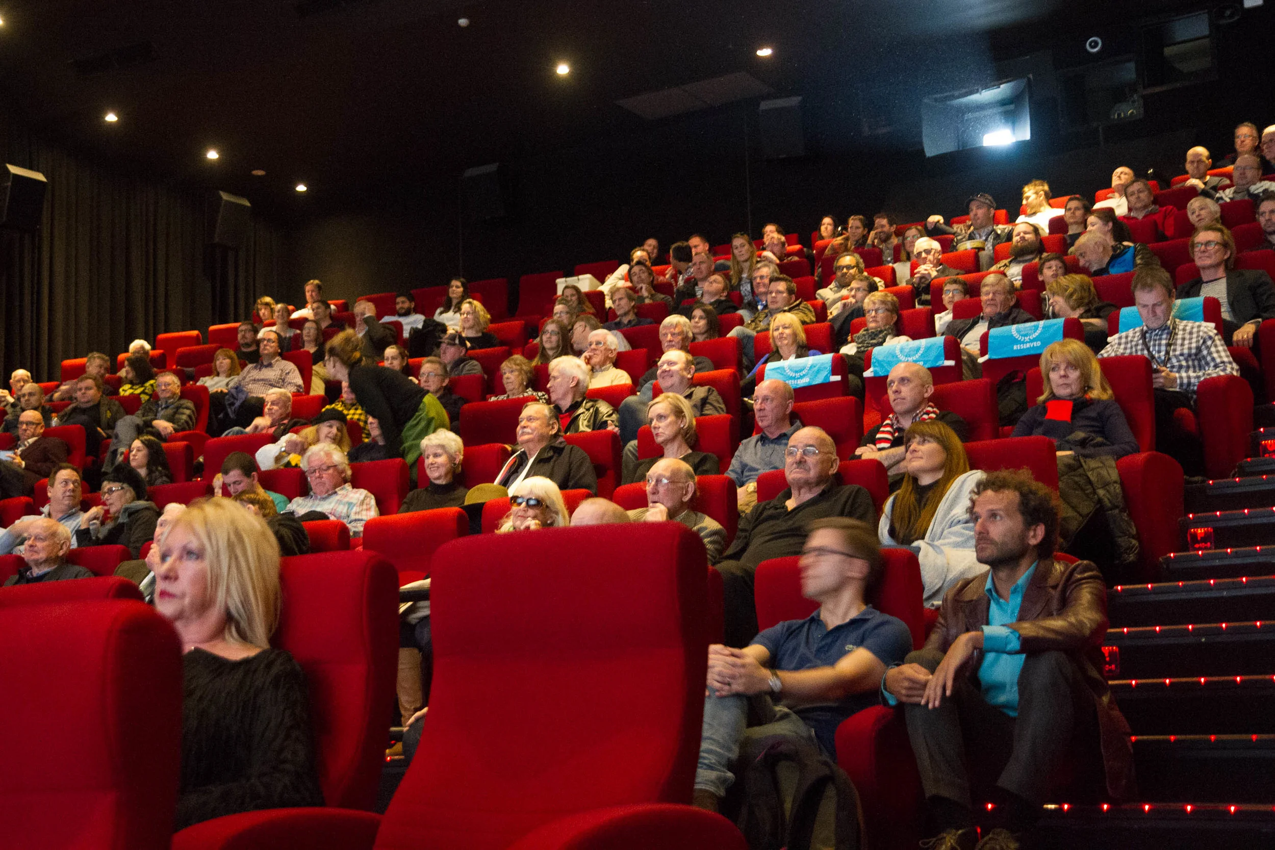 Ron Barassi has the best seat in the house ( © Michael Fink)
