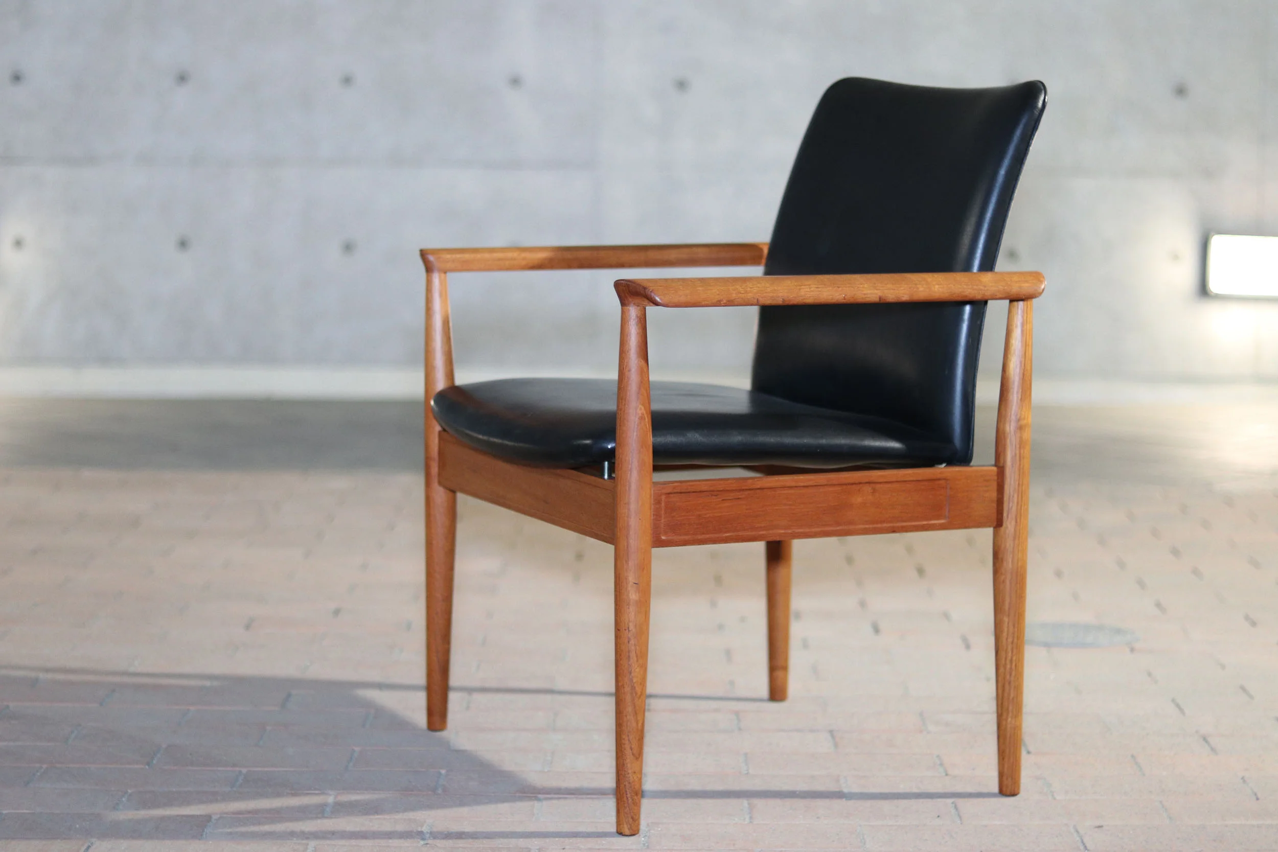 Diplomat Chair (Finn Juhl)-北欧インテリア通販 商品一覧-北欧