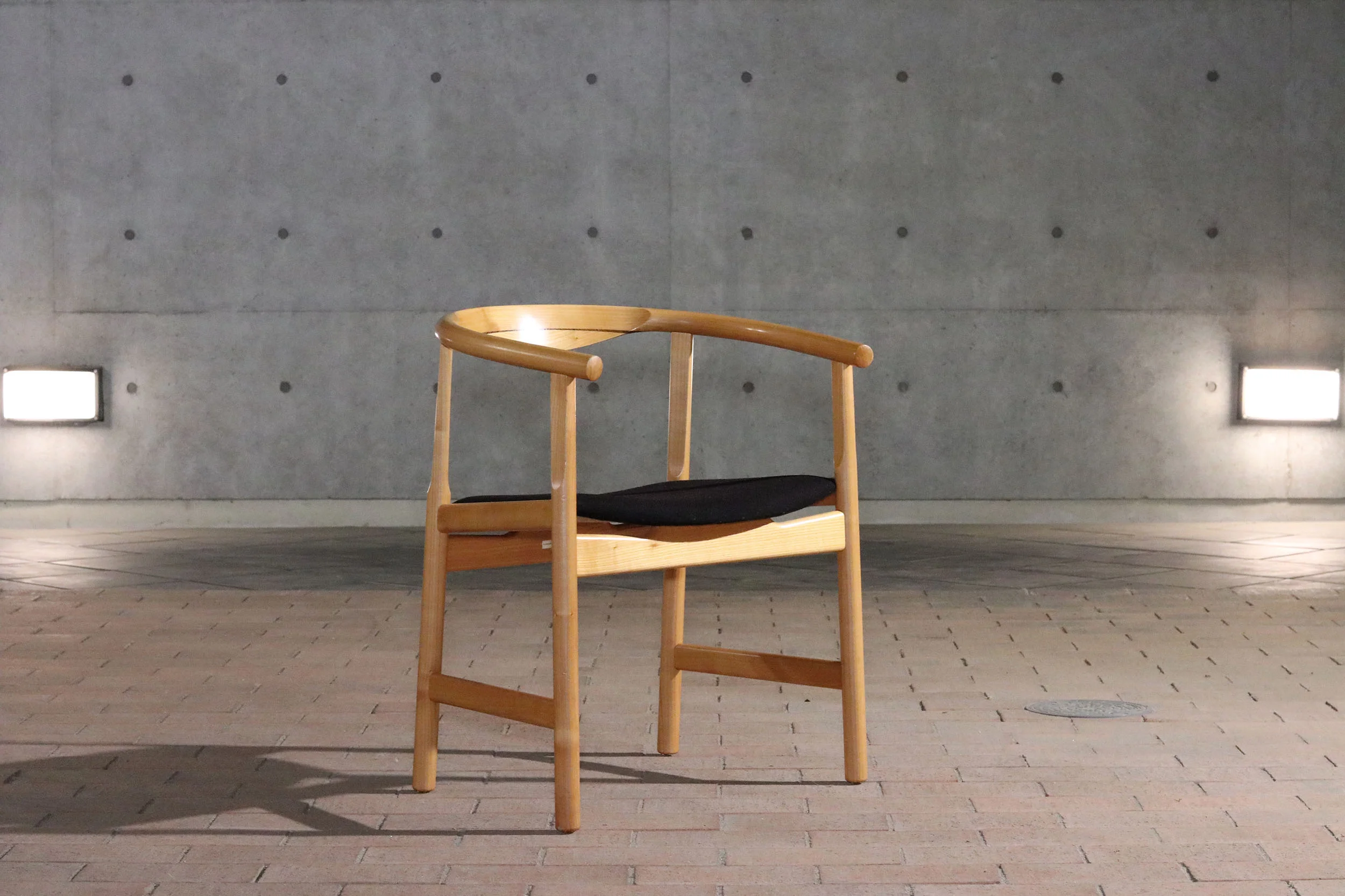 PP203 アームチェア (Hans J. Wegner)