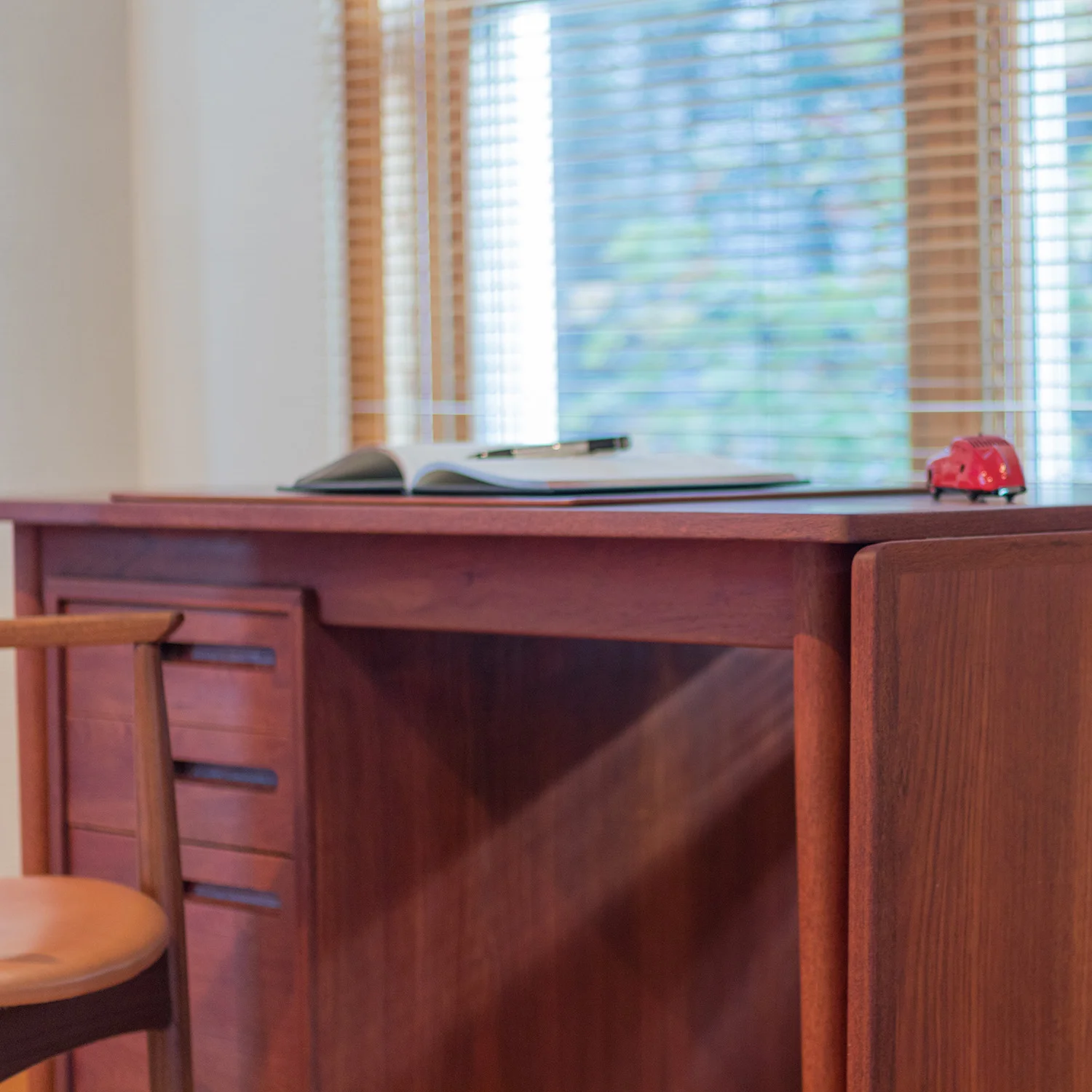 Ib Kofod Larsen Desk 1612015-01