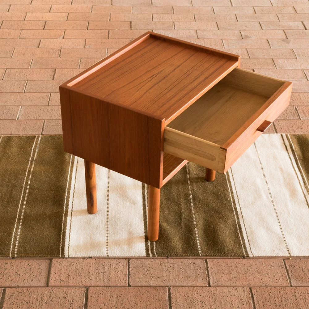Night Table (Hans J. Wegner)-北欧インテリア通販 商品一覧-北欧家具 