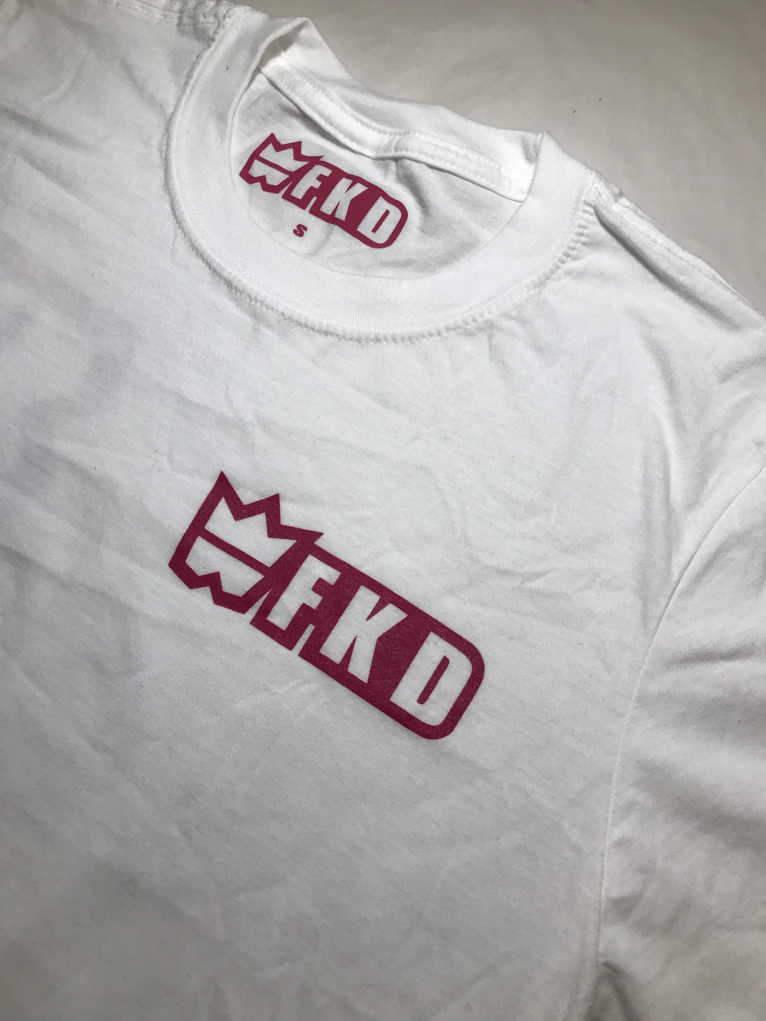 WHITE PINK FKD OBLIQUE.JPG