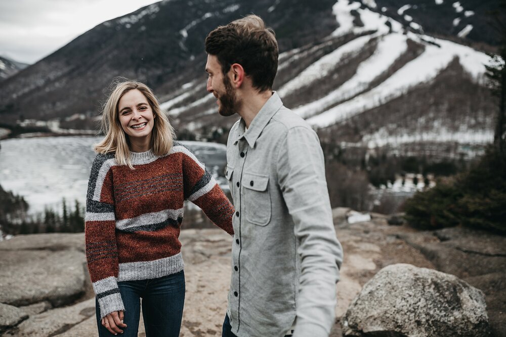 NewHampshireHikingEngagement_AbigailJeanPhotography00018.jpg