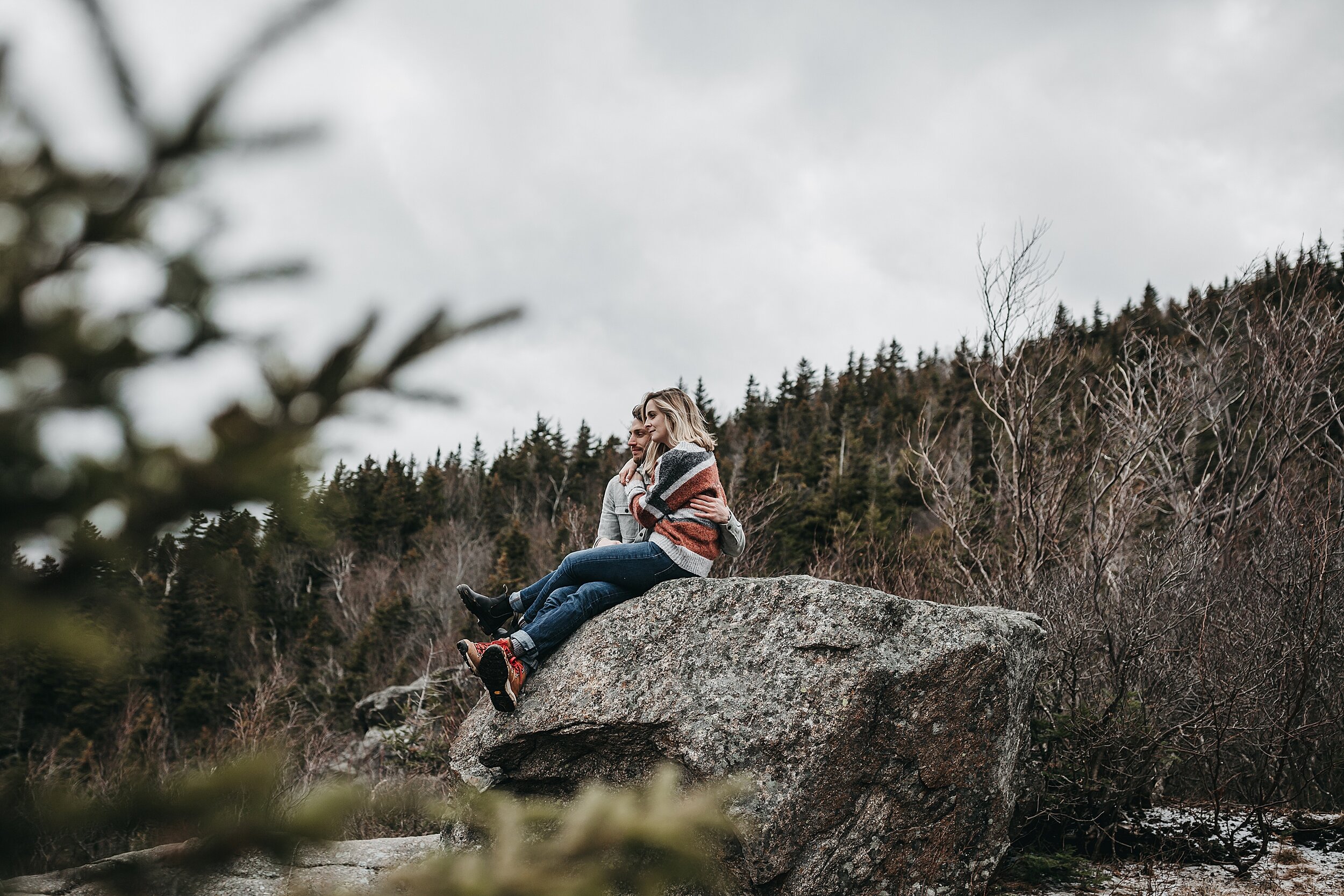 NewHampshireHikingEngagement_AbigailJeanPhotography00020.jpg