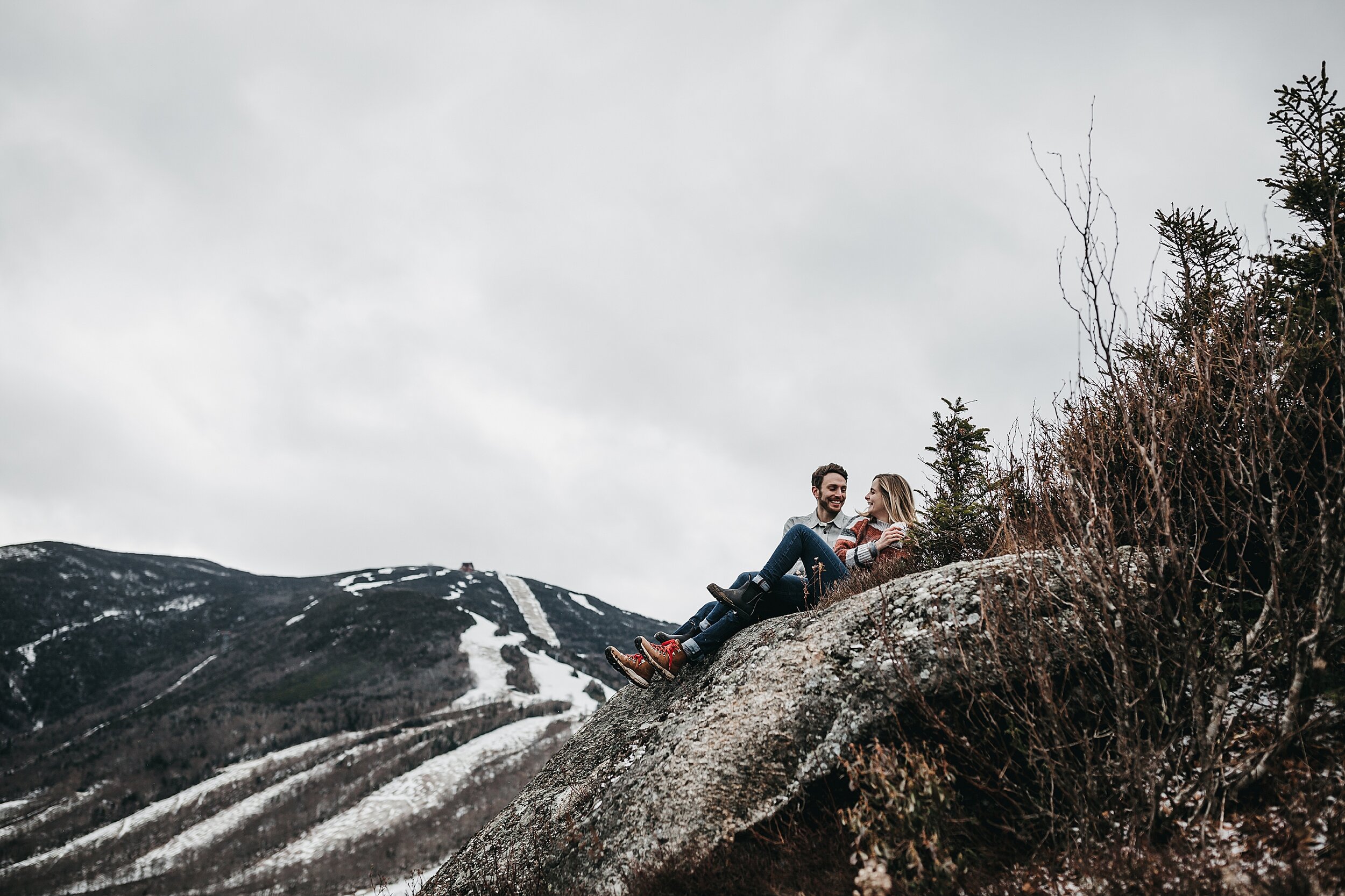 NewHampshireHikingEngagement_AbigailJeanPhotography00030.jpg