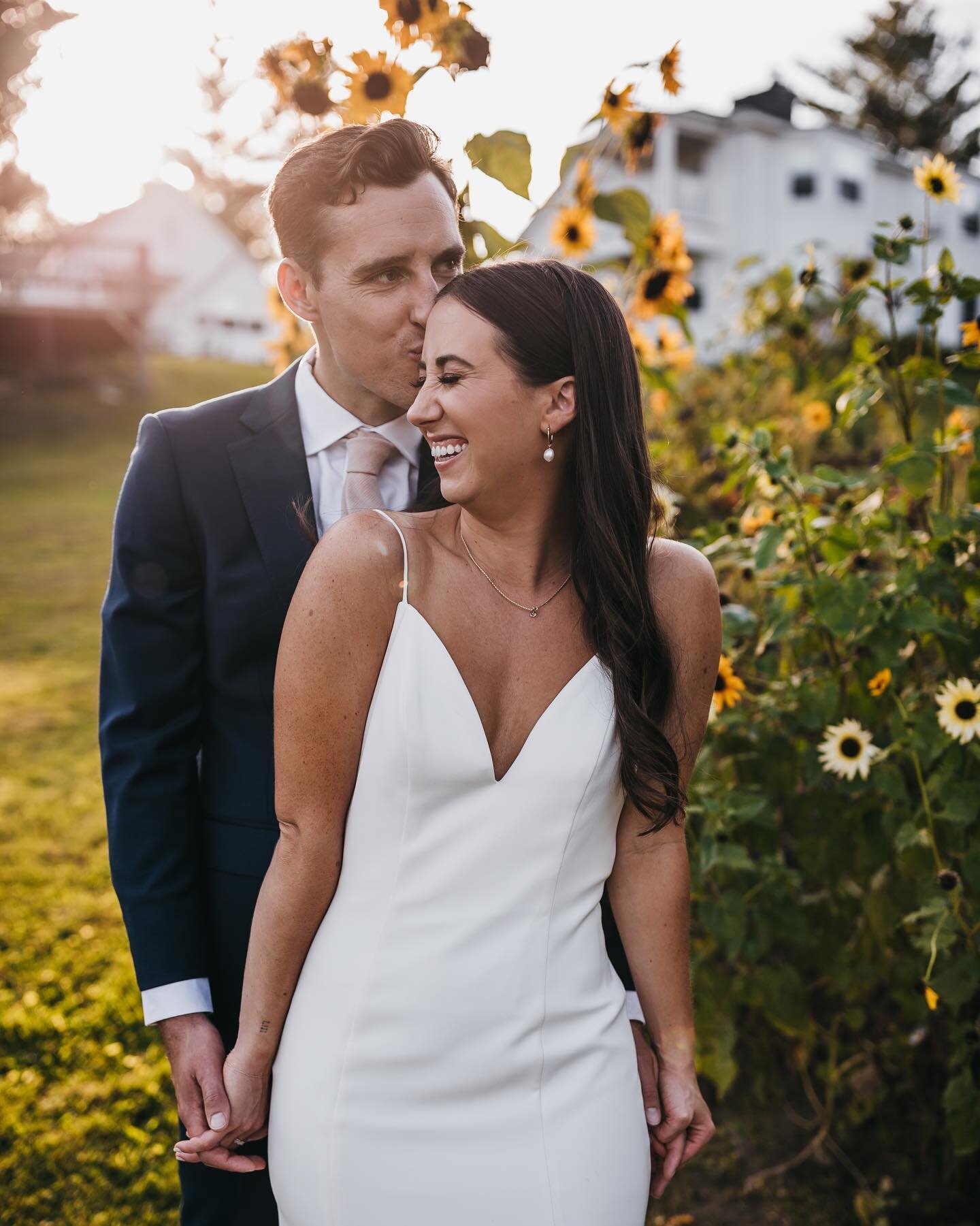 Sunset by the sunflowers. Just one of the perfect things about Kelsey + Jake&rsquo;s wedding day 🌻
.
.
#vermontbride #vermontweddingphotographer #nhweddingphotographer #bostonweddingphotographer