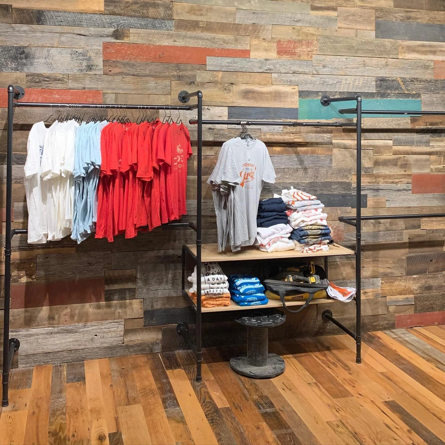 101382221_3049953345081436_3890313035197186048_o - Tennessee Wood Flooring.jpg