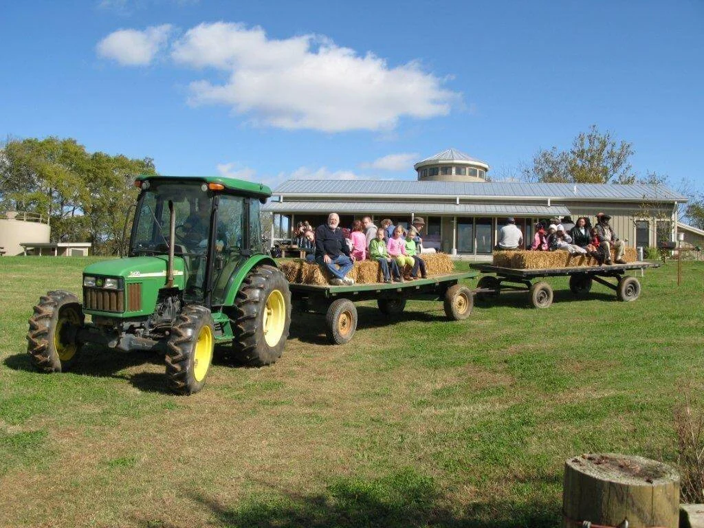 hay-ride-bells-bend.jpg