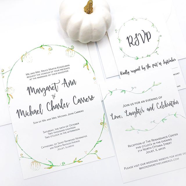 October 1st means pumpkin everything! Loved working on this clean white pumpkin + green vine suite with hand painted gold leaf detail 🍁