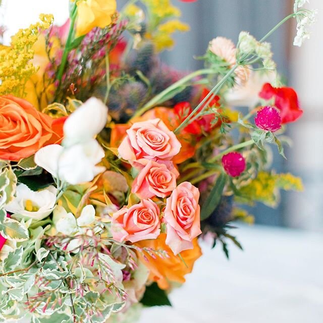 A little floral beauty to brighten this dreary day @byyenadesigns @piersixtyllc @jessaweddings