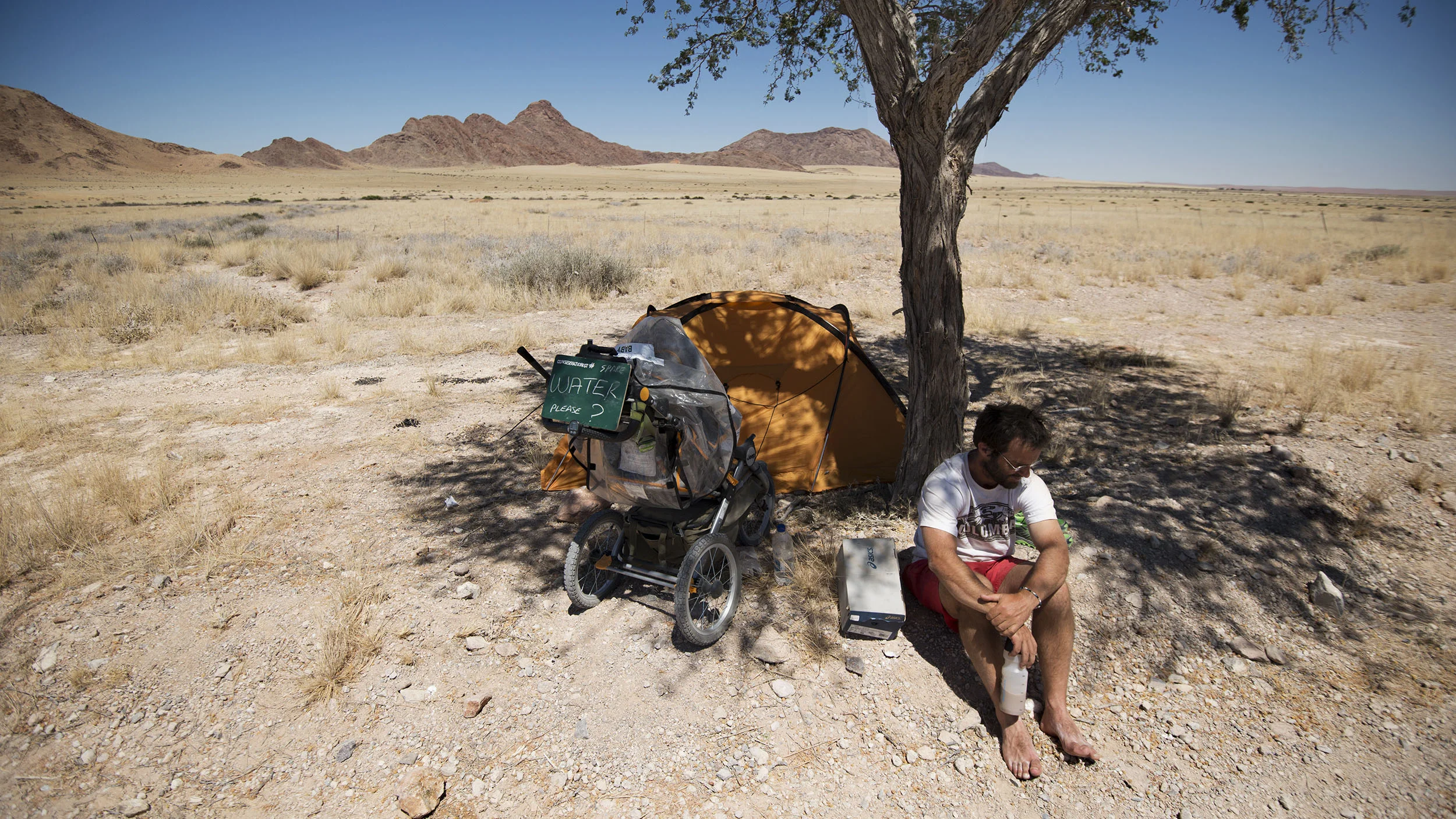 RhysMogranImages_Namibia_ThePenguinRunner_316.jpg