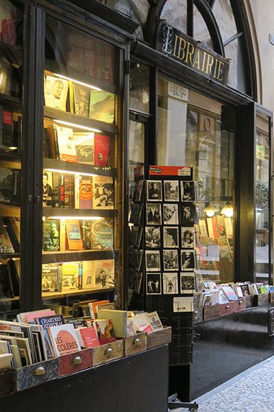 travellur_slow_travel_paris_toursarcade_librarie_shopping_books.jpg