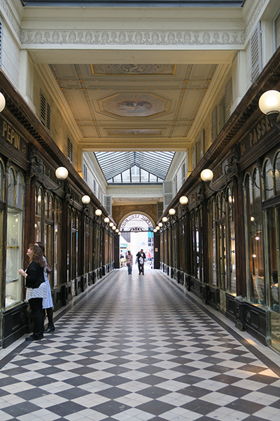 travellur_slow_travel_paris_tours_arcades_floor.jpg