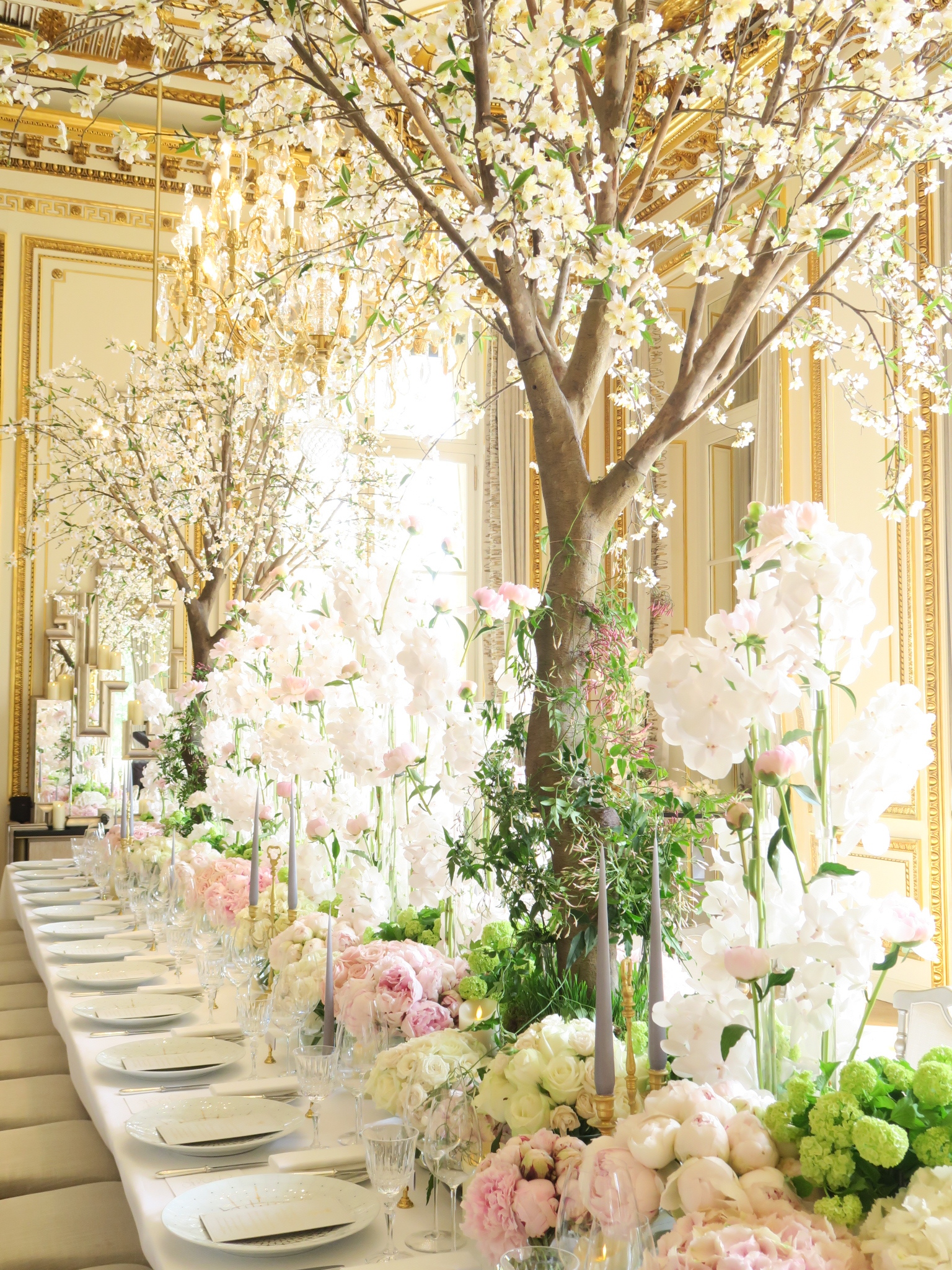 travellur_slow_travel_rendezvous_with_audrey_retreat_paris_luxury_table