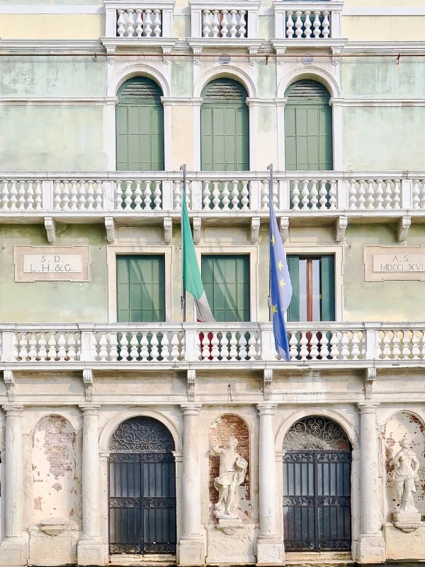 travellur_slow_travel_destination_venice_palazzo_history.jpg