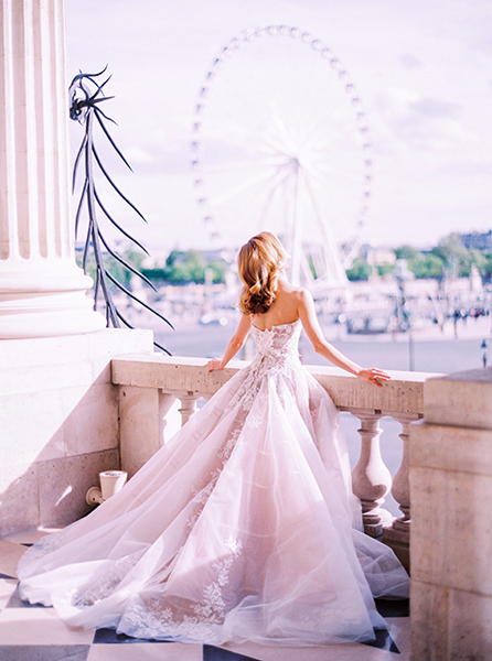 Travellur_Le_Secret_D_Audrey_CRILLON_slow_travel_photography_shoot_paris_view_dress_wedding.jpg