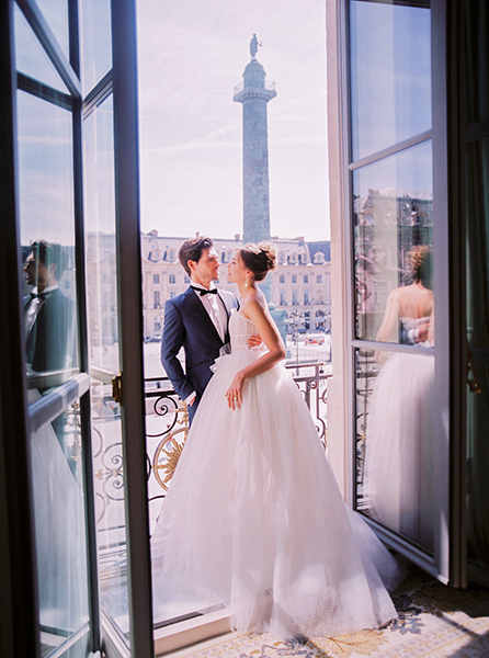 travellur_slow_travel_photoshoot_paris_Le_Secret_D_Audrey_ritz_wedding_bride_groom.jpg