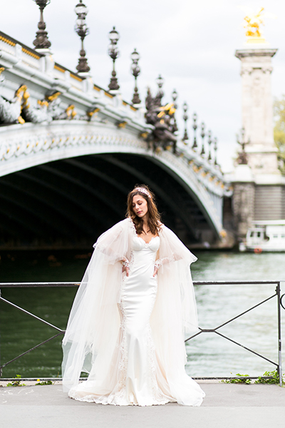 travellur_slow_travel_bridal_shoot_paris_bridge_dress_galia_lahav.jpg