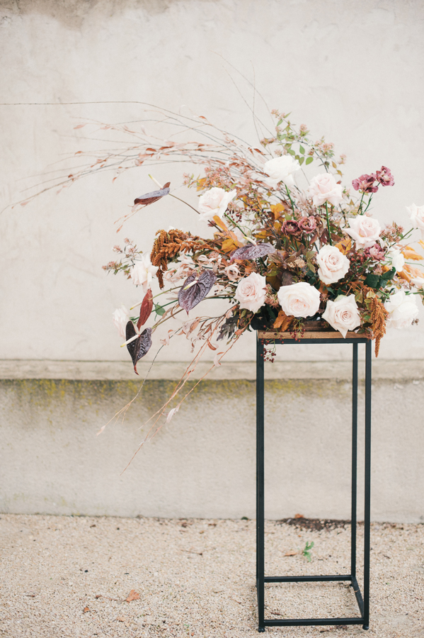 travellur_slow_travel_still55_photography_shoot_france_provence_closstesteve_wedding_bridal_joseph_rogero_photography_flowers.jpg