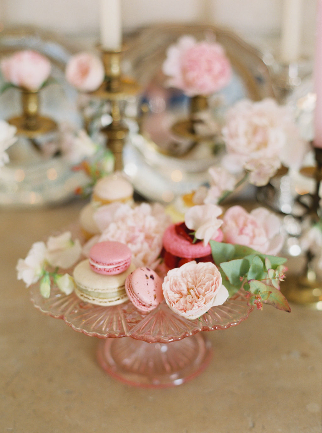 travellur_photoshoot_duchesse_de_villette_wedding_flowers_pastel.jpg