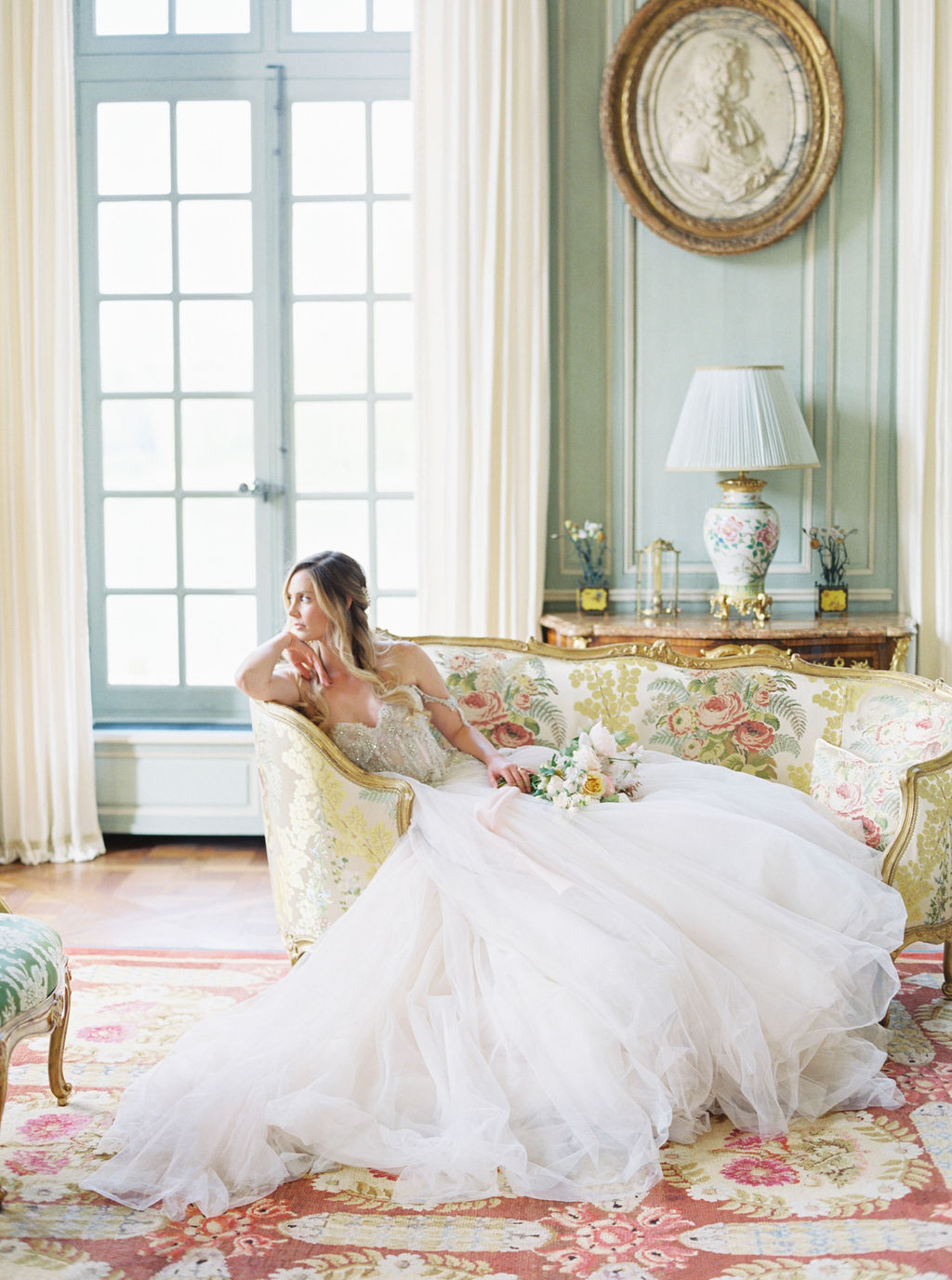 travellur_photoshoot__elegance_Jardin_de_Chateau_de_Villette_bridal_hair_accessories_interiors.jpg