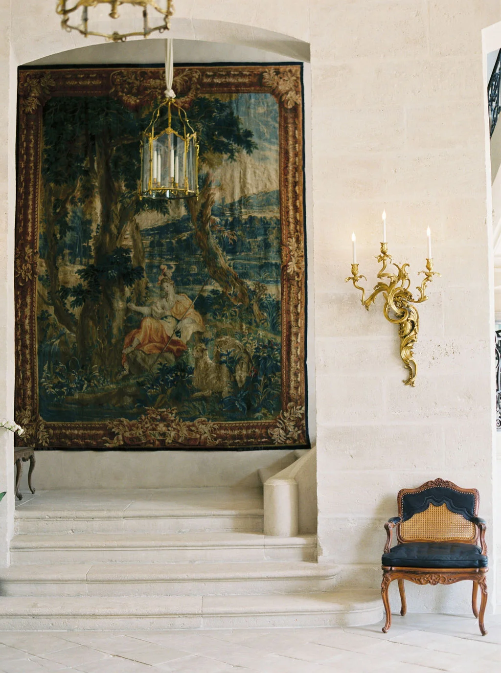travellur_photoshoot__elegance_Jardin_de_Chateau_de_Villette_interiors_wedding_shoot_tapestry.jpg