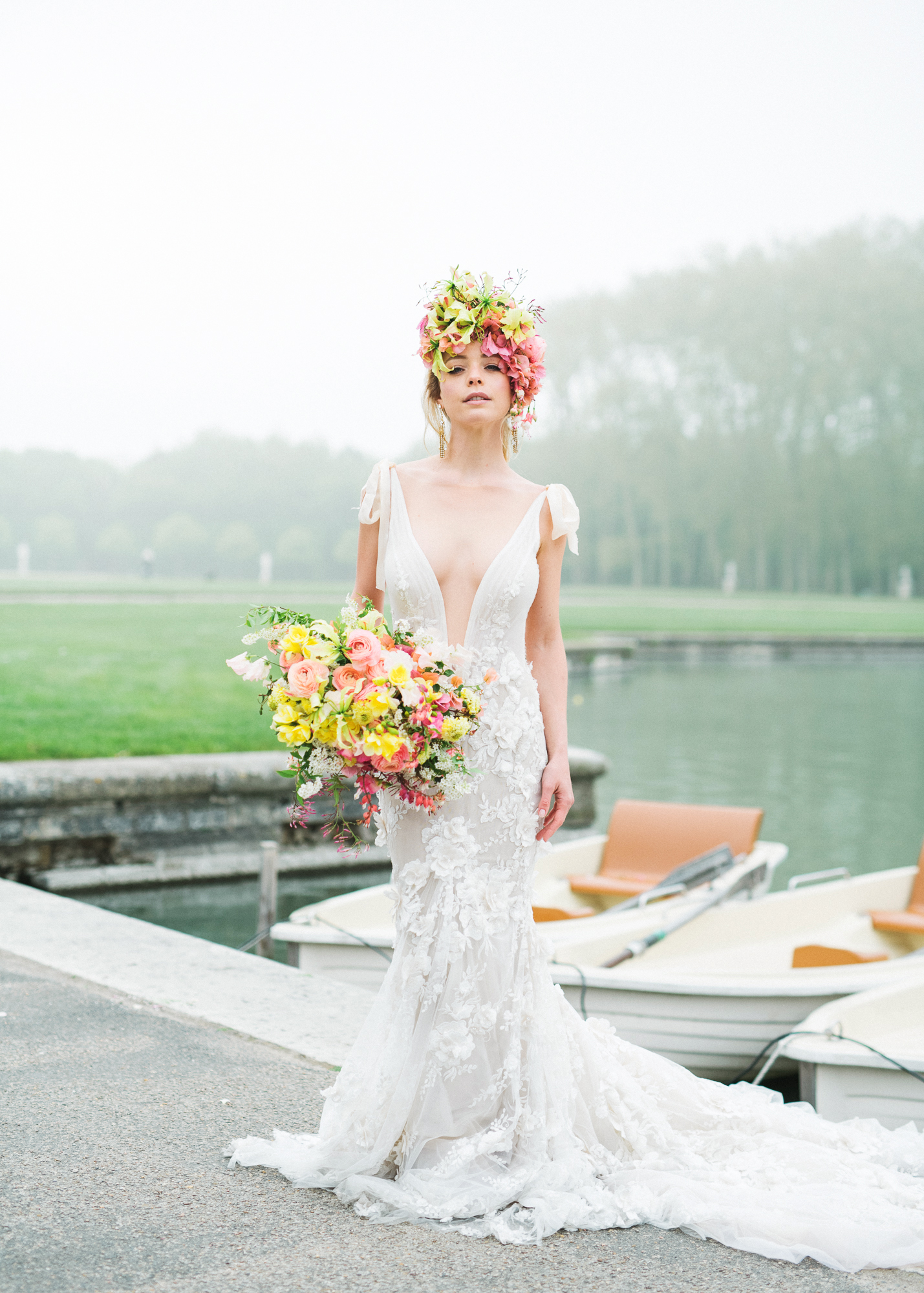 travellur_photoshoot__summer_in_versailles_wedding_dress_bridal_luxe_shoot_boating_boat_isibeal_studio.jpg