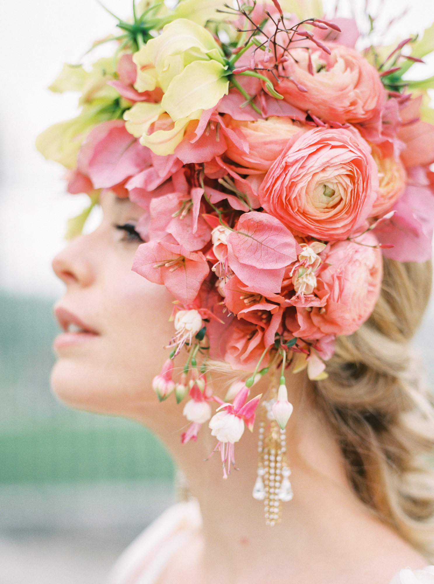 travellur_photoshoot__summer_in_versailles_wedding_flowers_bridal_luxe_shoot_floral_france_isibeal_studio_detail.jpg