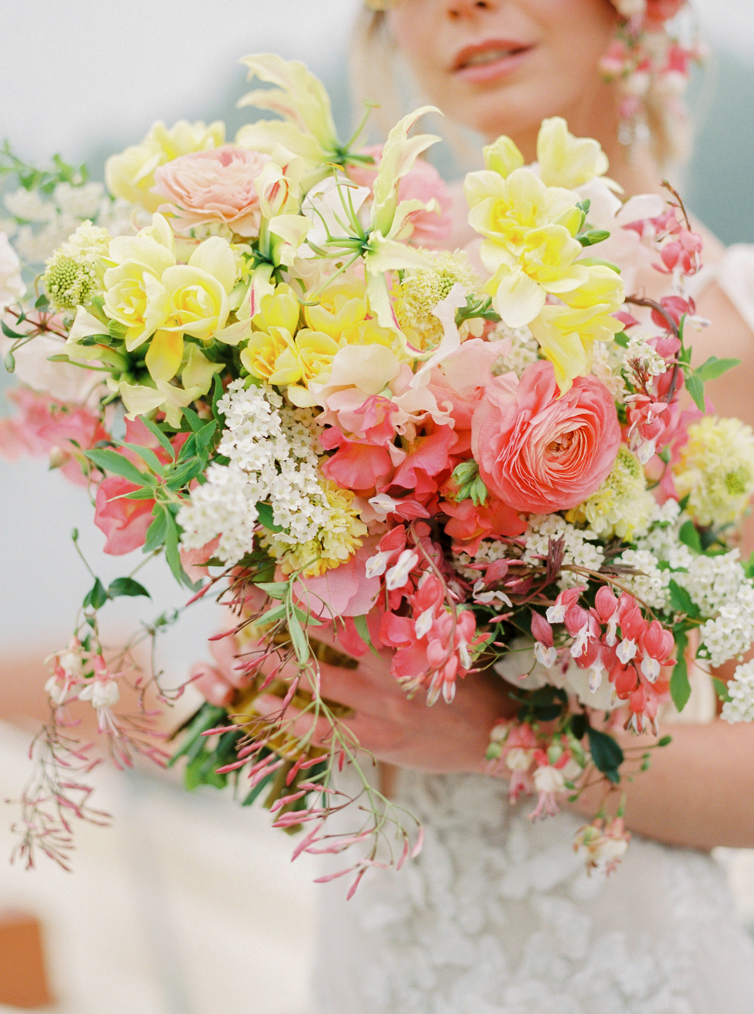 travellur_photoshoot__summer_in_versailles_wedding_flowers_bridal_luxe_shoot_floral_france_isibeal_studio_summer_colours.jpg