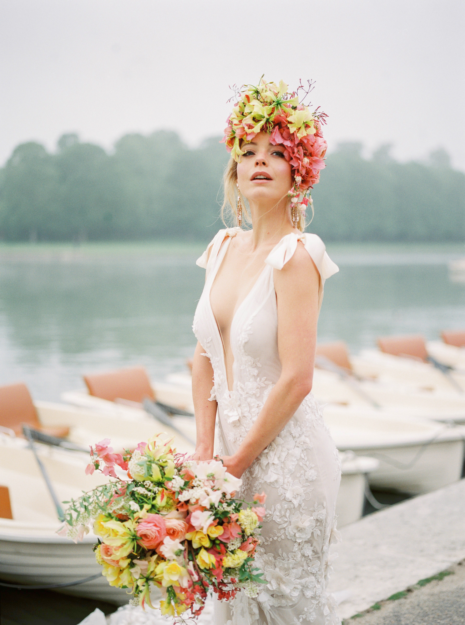 travellur_photoshoot__summer_in_versailles_wedding_flowers_bridal_luxe_shoot_floral_france_bride_head_dress_bouquet.jpg