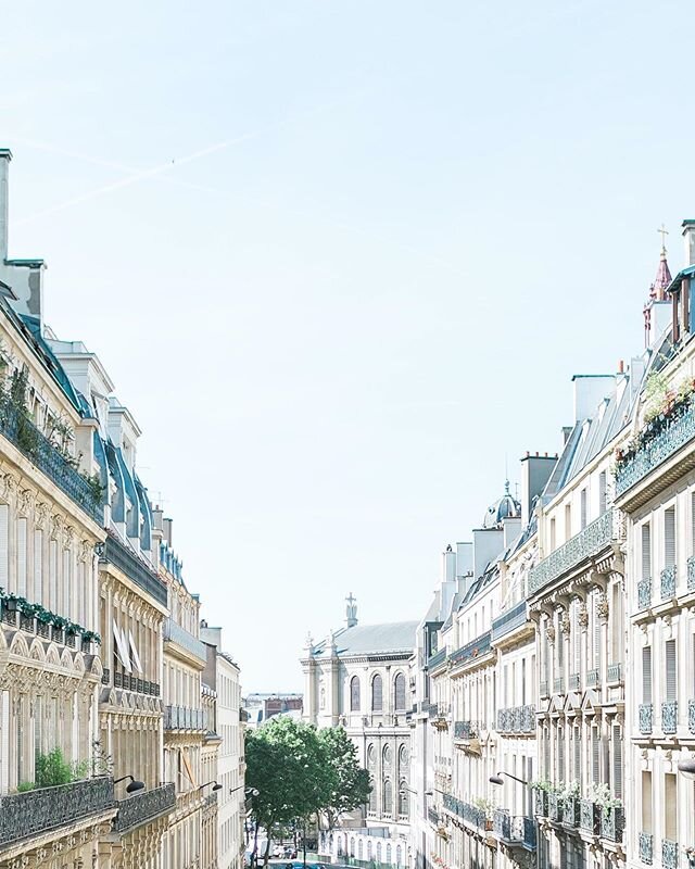 Happily Paris is getting back to semi-normal.  Cafes open offering outdoor seating just in time for summer. Travel is permitted inside France so I&rsquo;ve escaped to the south for a photosafari with @clairemacintyrexoxo . Sure is good to get out of 