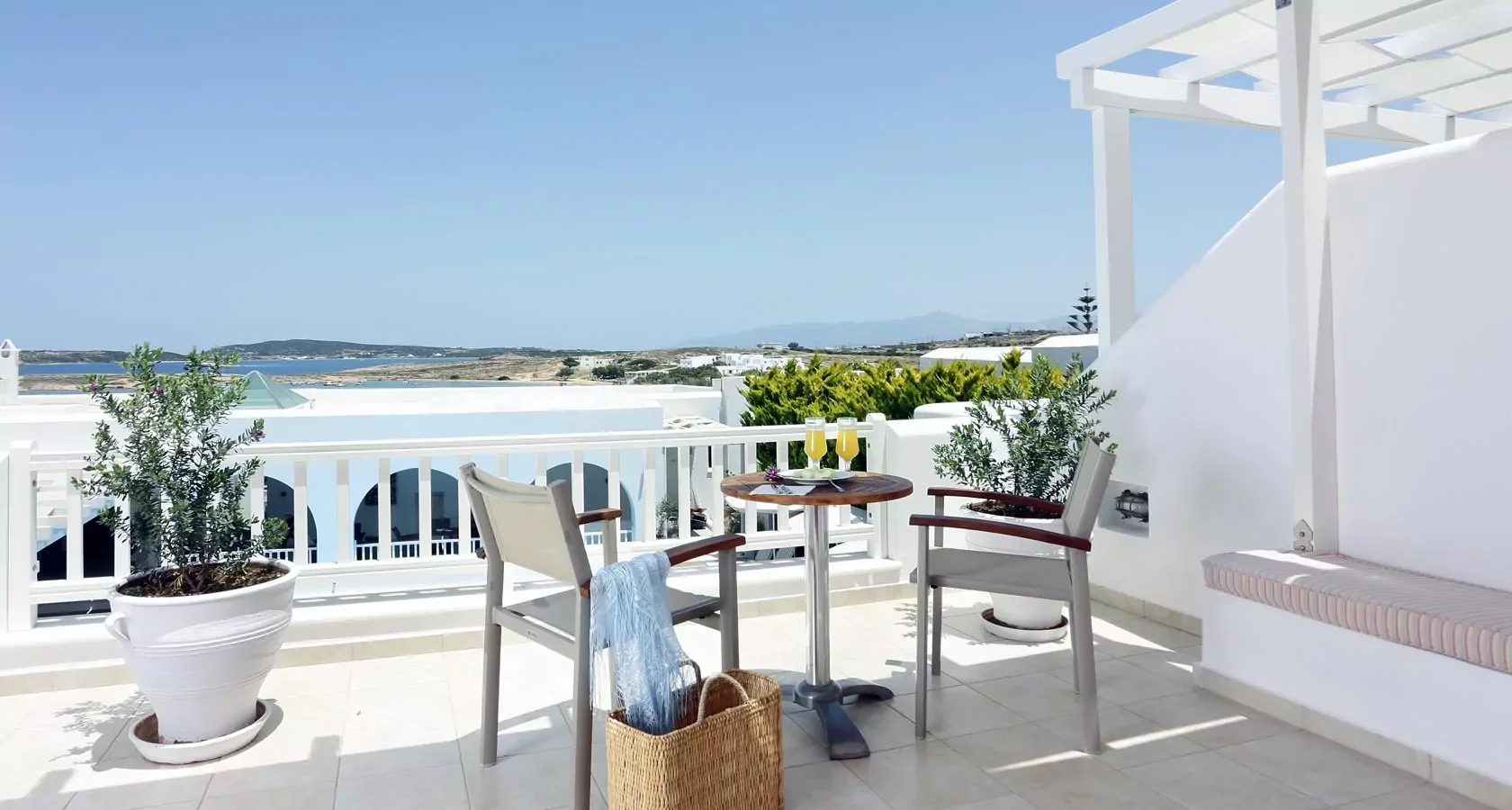 17steliamarehotel-superiorsuites-paros-1.jpg.webp