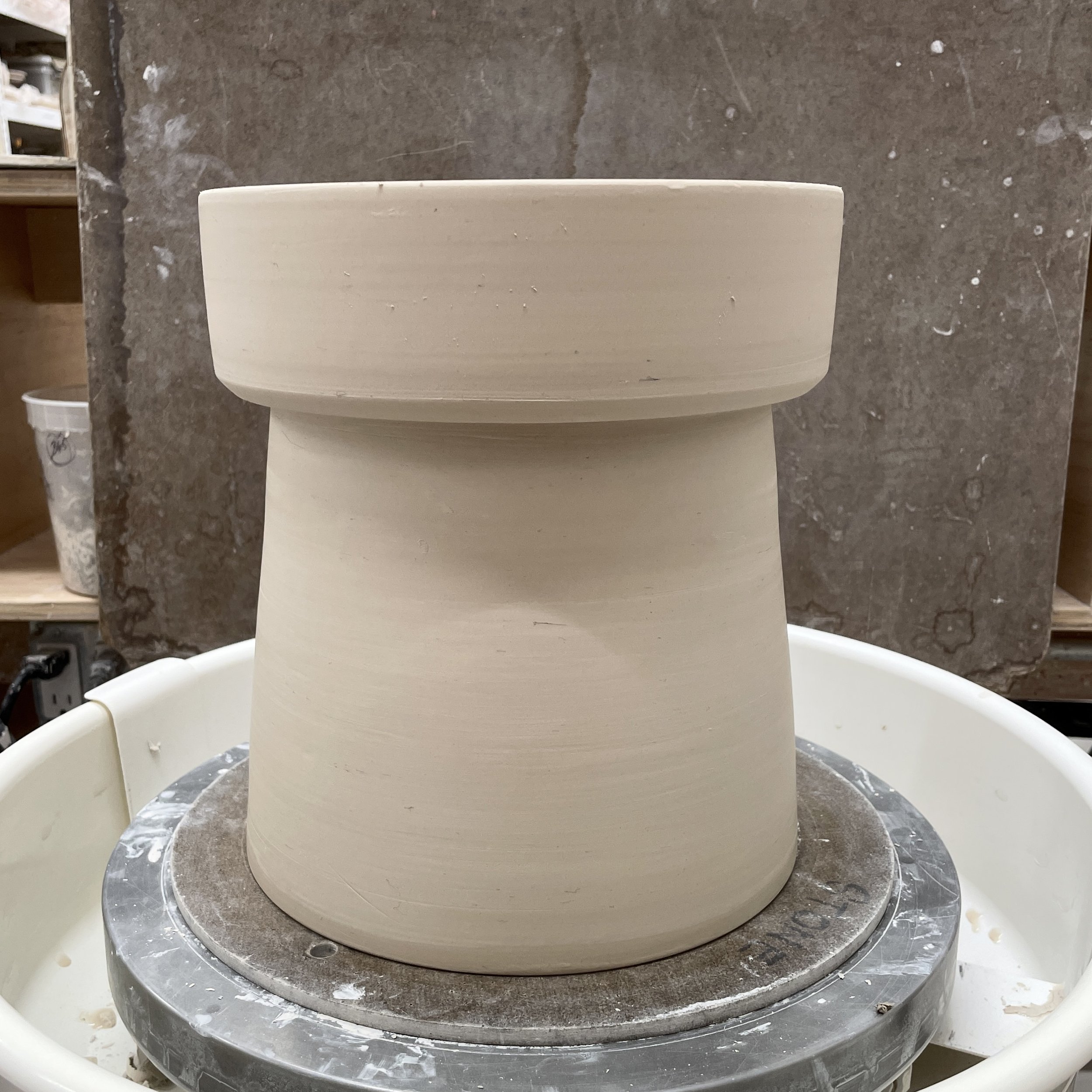 Pedestal bowl after joining top and bottom