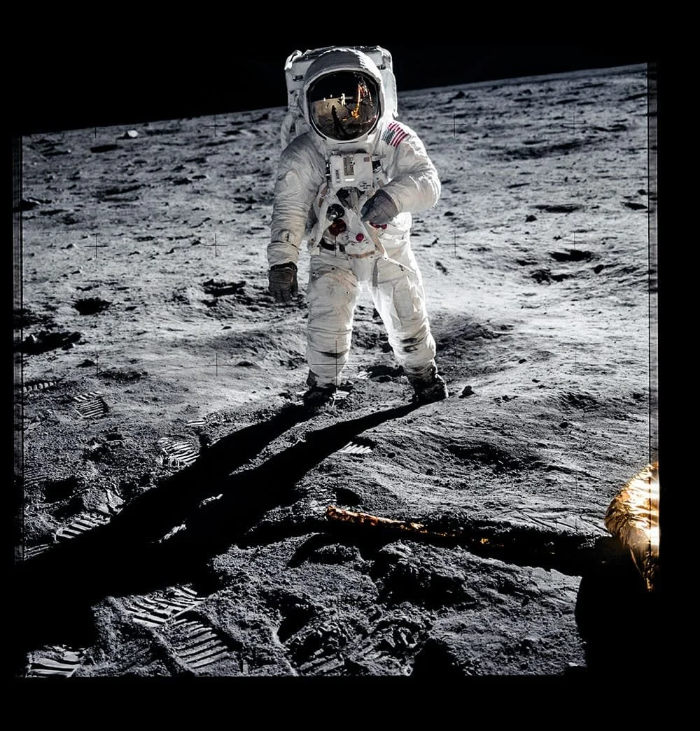 The top 10  best and most famous NASA Apollo Photos ever