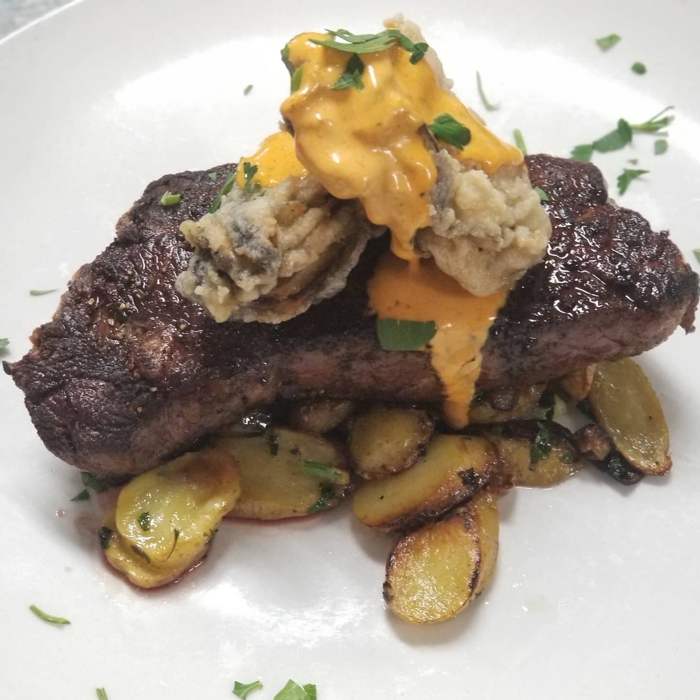 New York Strip + Netarts Bay Oysters on the specials board tonight!  #pearlpointoysters #eatlocal #supportlocal #teamschooner