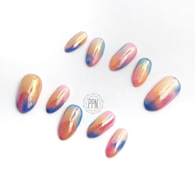 More press-on nail sets from LU independent artists! Check out @pizzaperfectnails profile and DM her to purchase this set or order your own custom #nailart set. #supportnailtechs #supportsmallbusiness #nailsofinstagram #LacquerbarU