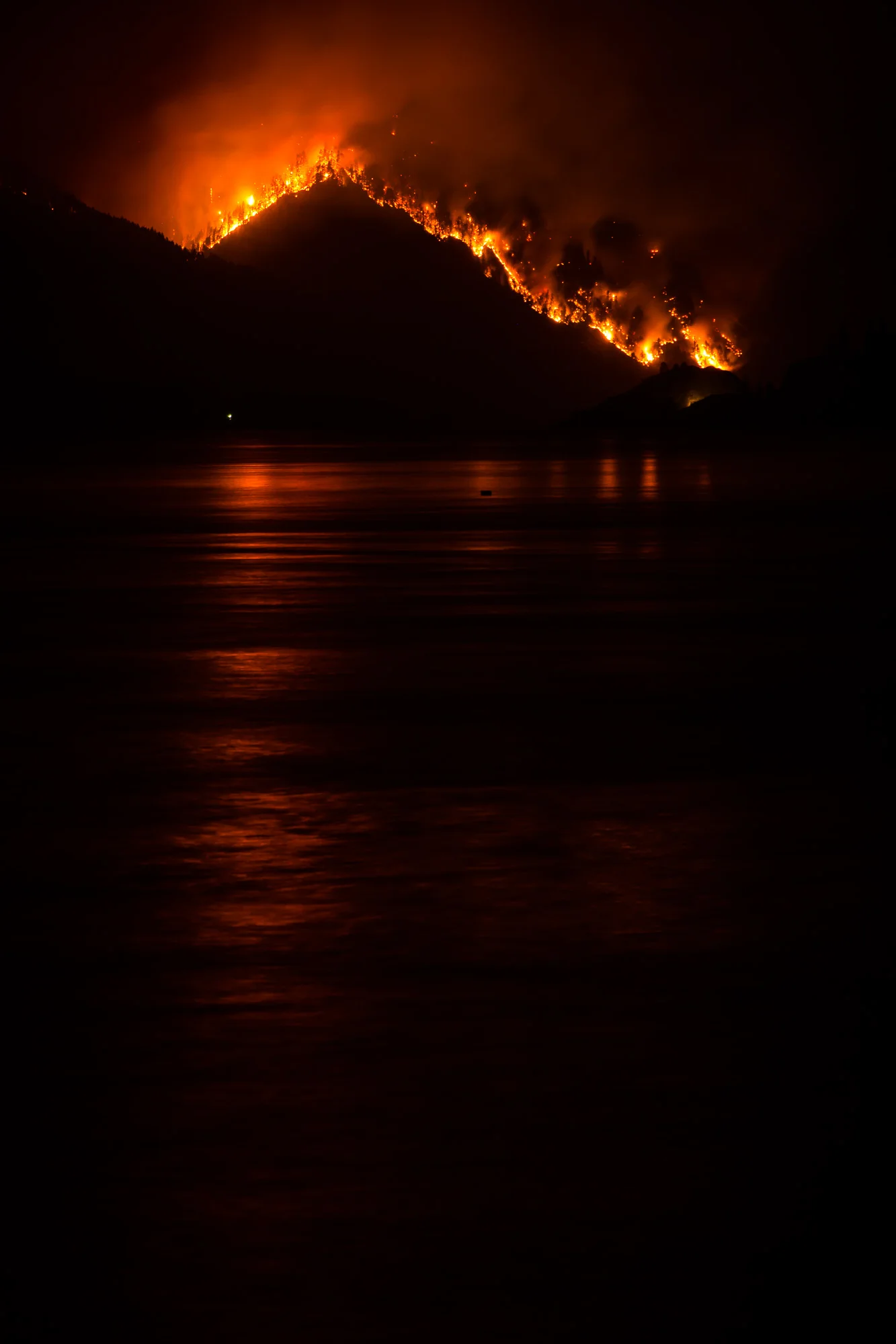 Looking down the Columbia River at Eagle Creek Fire from The Hatch.