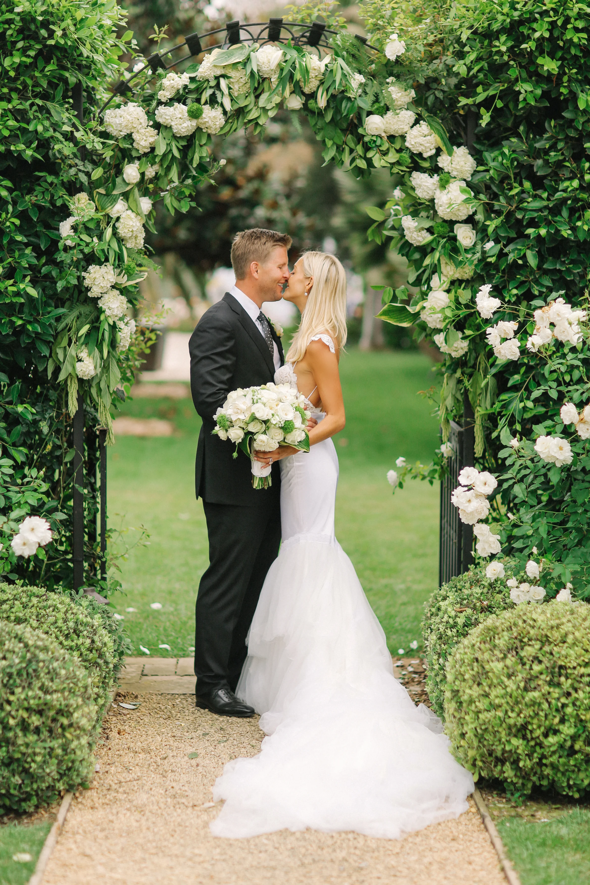 santabarbarawedding.com | photo: Priscila Valentina | Elegant Garden Estate Wedding inspiration