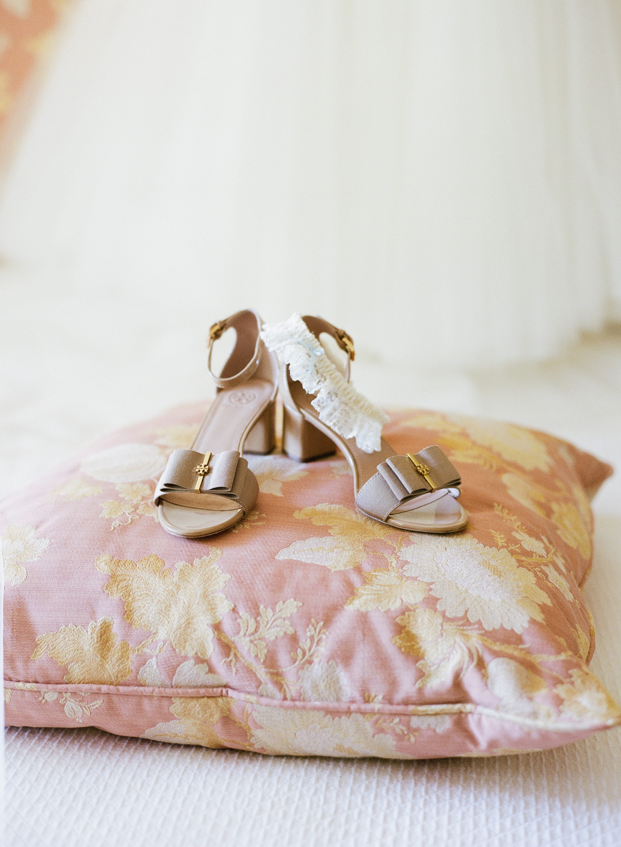 santabarbarawedding.com | Photographer: Beaux Arts Photographie | Peach Garden Wedding at Gainey Vineyard