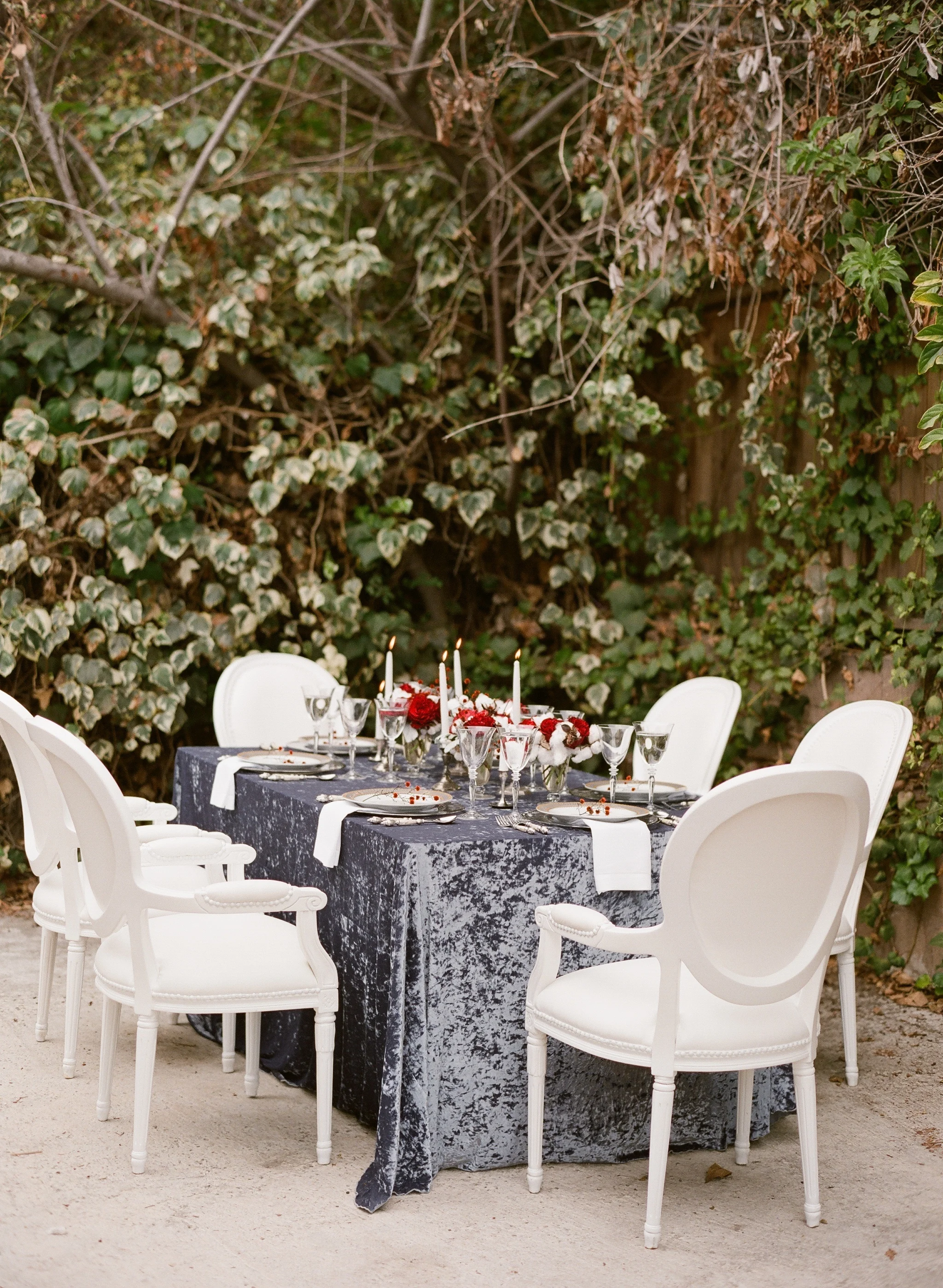 santabarbarawedding.com | Photo: Michael and Anna Costa | Elegant Holiday inspiration