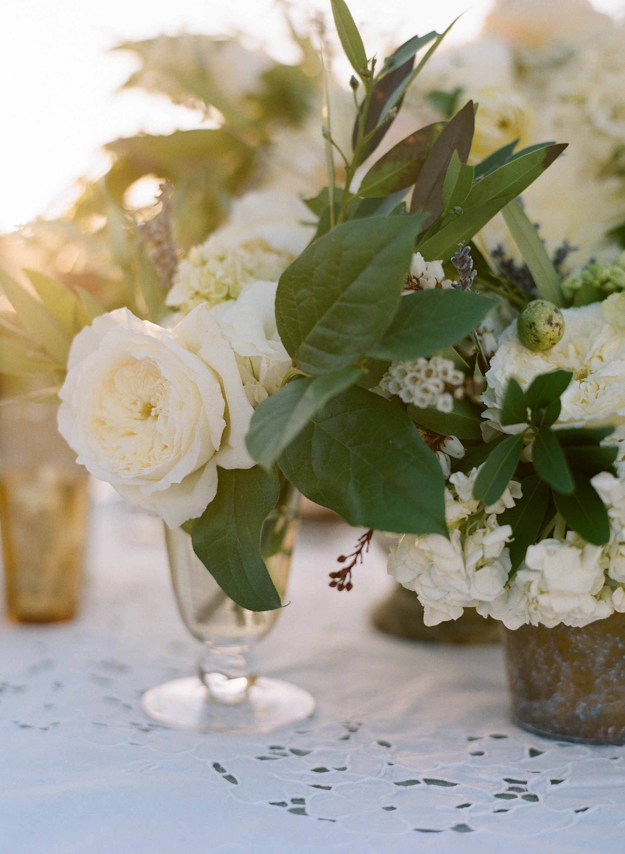 santabarbarawedding.com | Photo: Beaux Arts Photographie | Greek Garden Wedding Inspiration