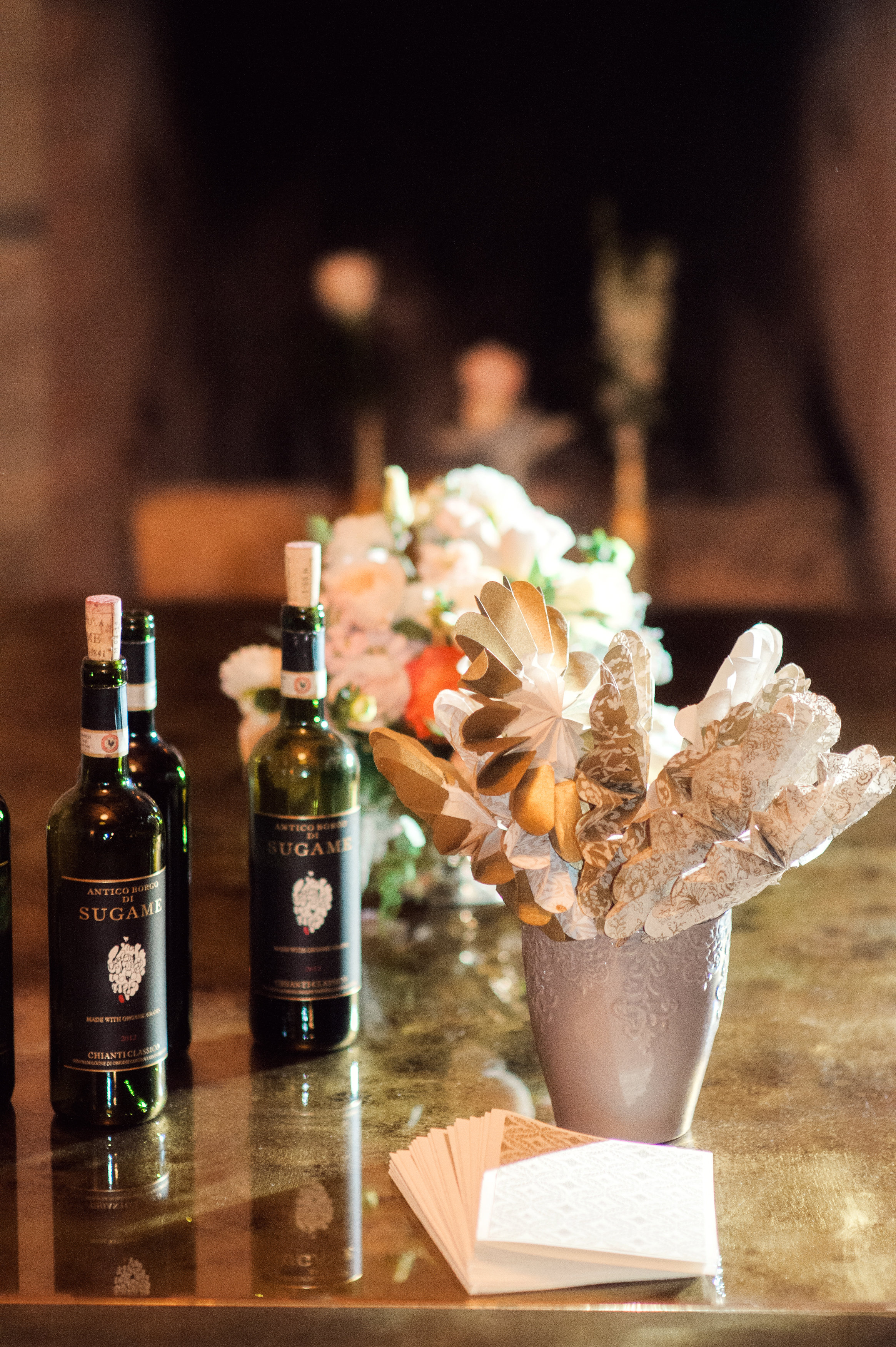 santabarbarawedding.com | Wisteria Lane Flroal Design Studio | Bride and Groom | Garden Roses | Tea Roses | Spray Roses | Bar Station