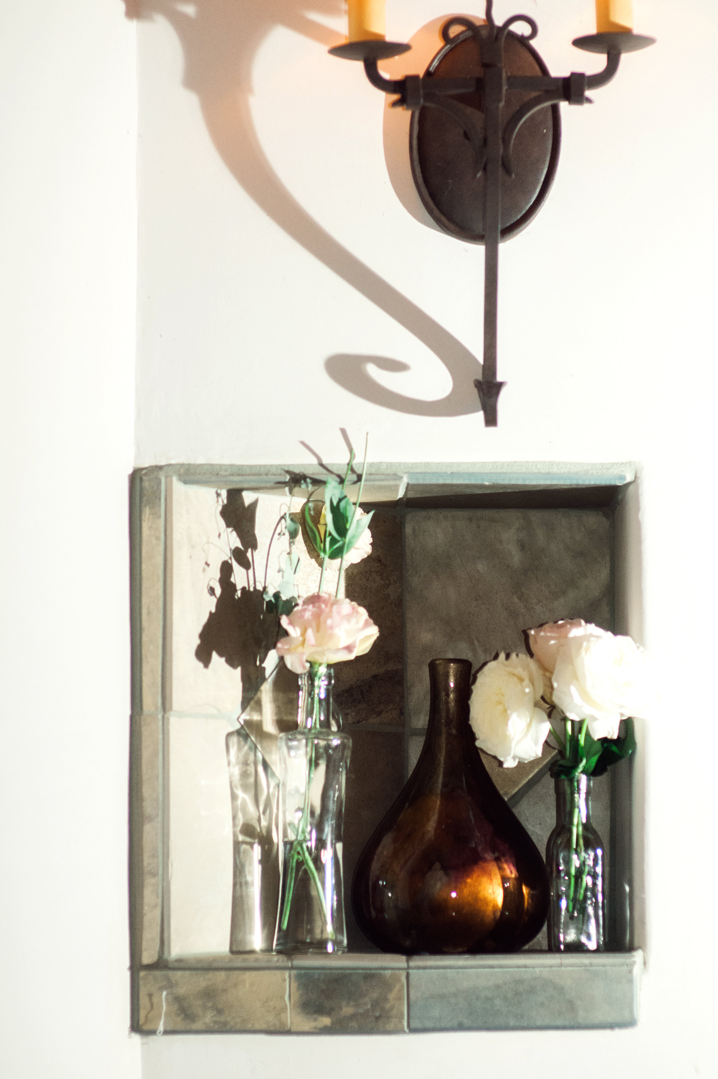 santabarbarawedding.com | Wisteria Lane Flroal Design Studio | Bride and Groom | Garden Roses | Tea Roses | WeddingDecor