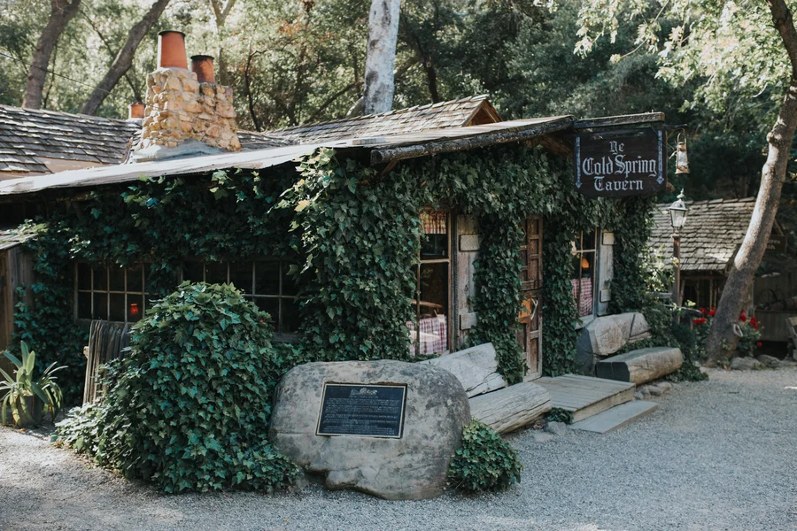 santabarbarwedding.com | Photo: Michael Stephens Photography | Cold Spring Tavern real wedding