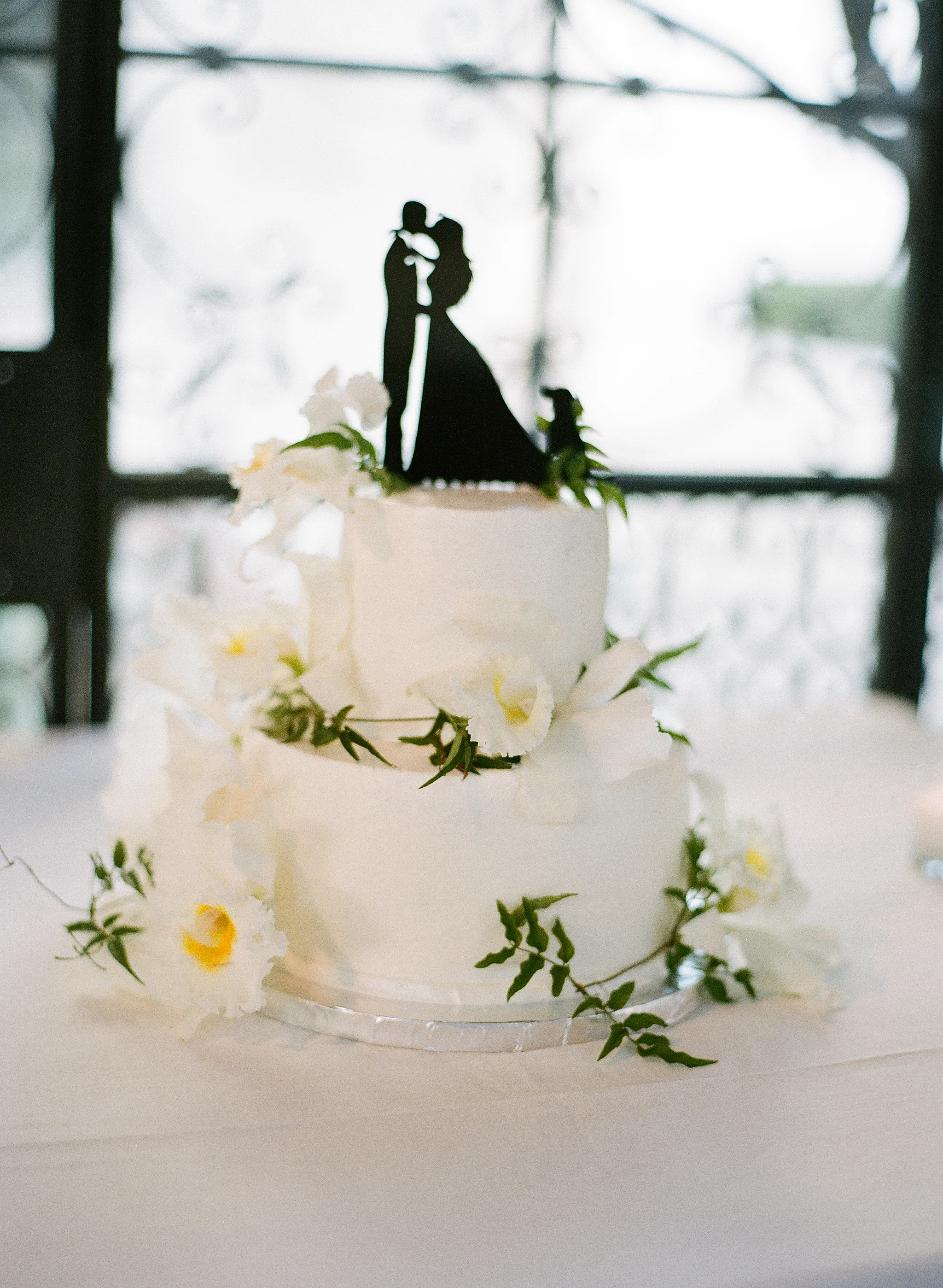santabarbarawedding.com | Photo: Beaux Arts Photographie | Fern Bouquet Ideas