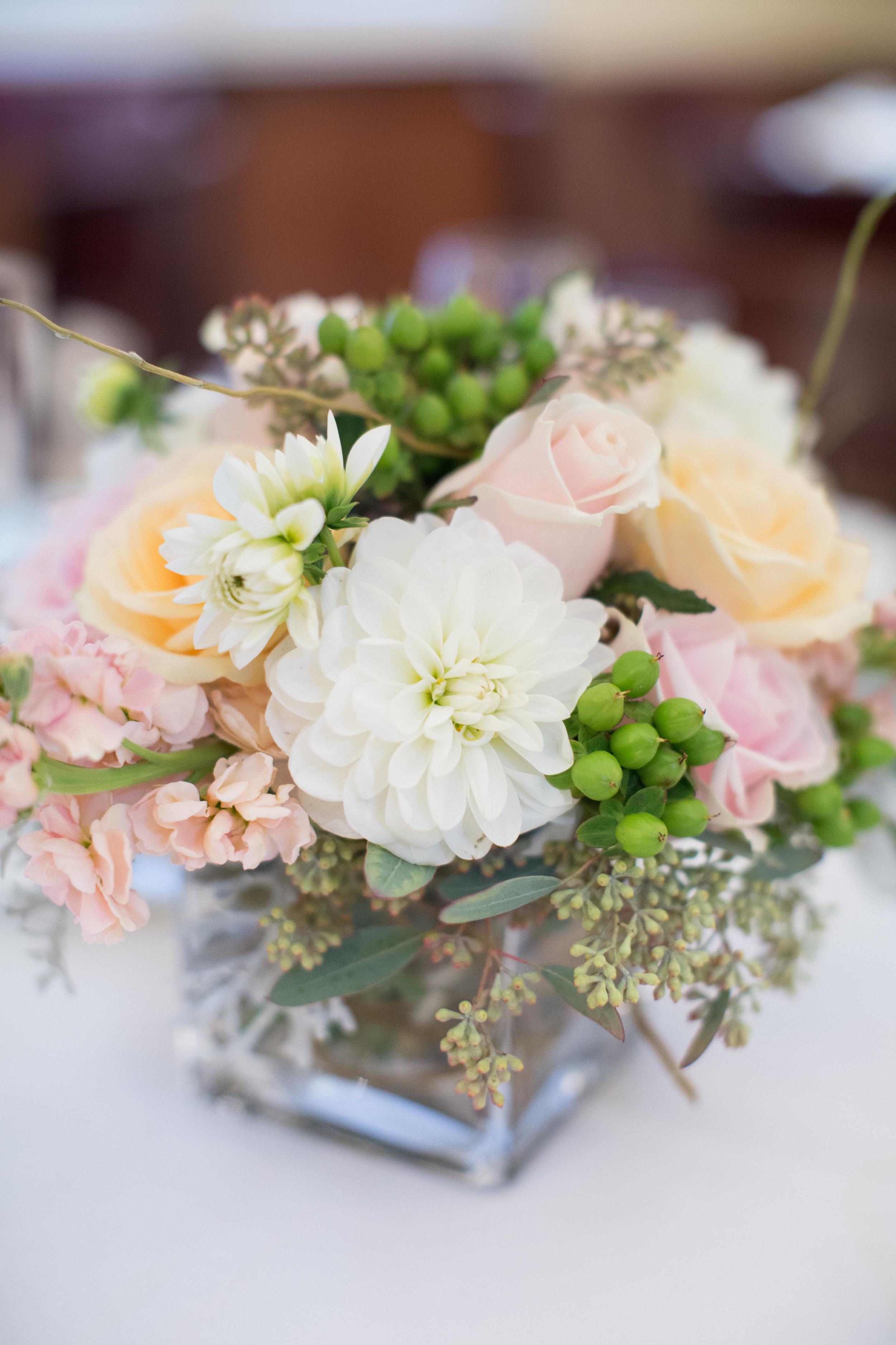 www.santabarbarawedding.com | Anna J Photography | University Club of Santa Barbara | Reception Flowers