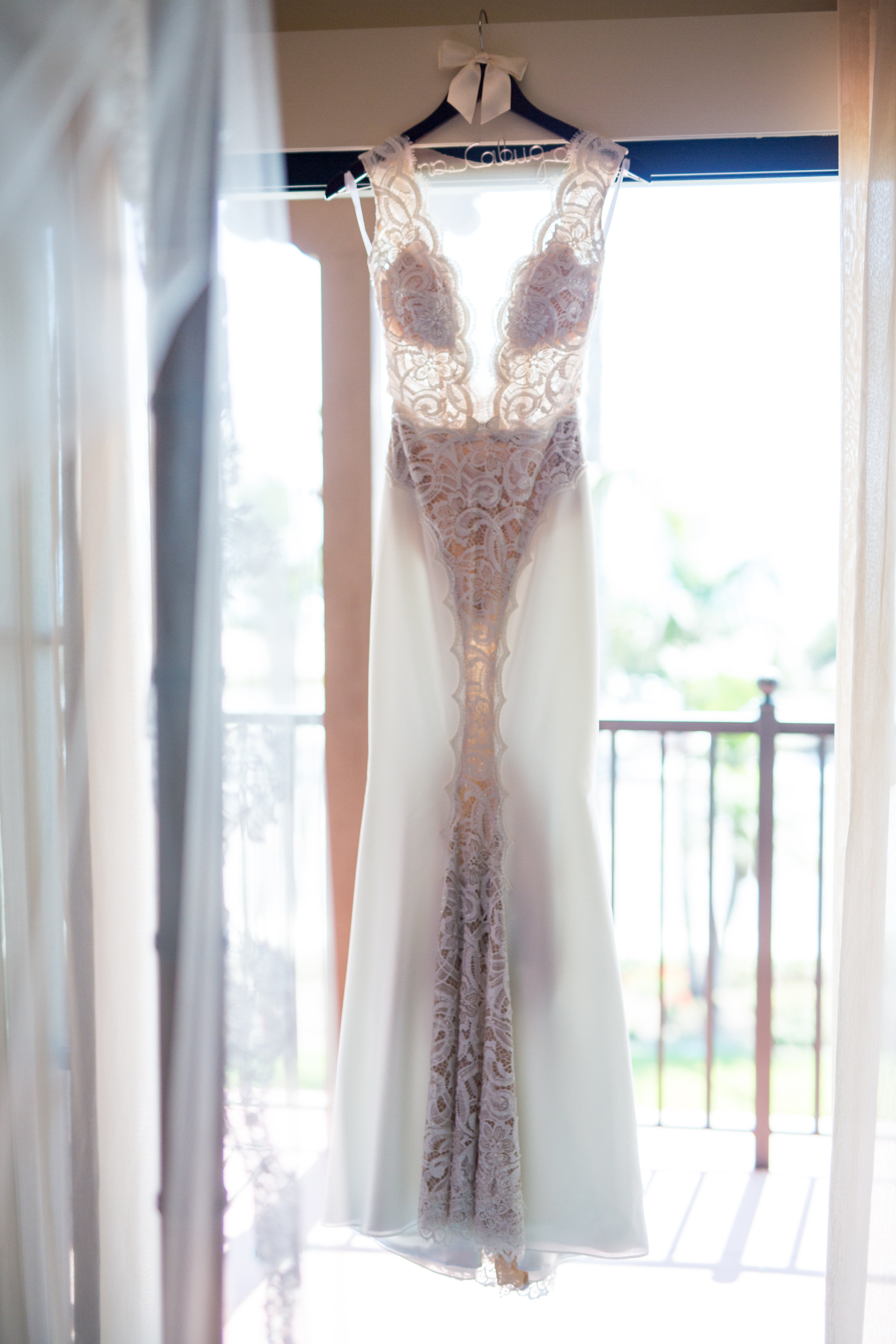 www.santabarbarawedding.com | Chris Schmitt Photography | Felici Events | Fess Parker Double Tree | Wedding Dress