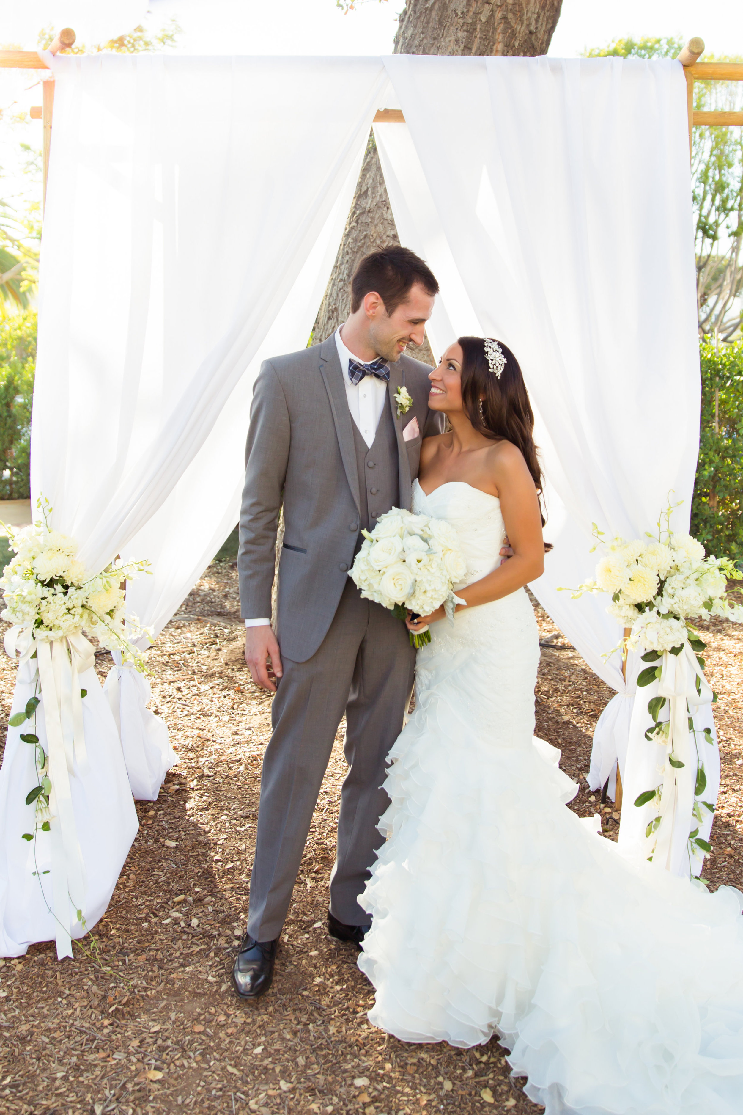 www.santabarbarawedding.com | Santa Barbara Club | Jessica Fairchild Photography | Bride and Groom