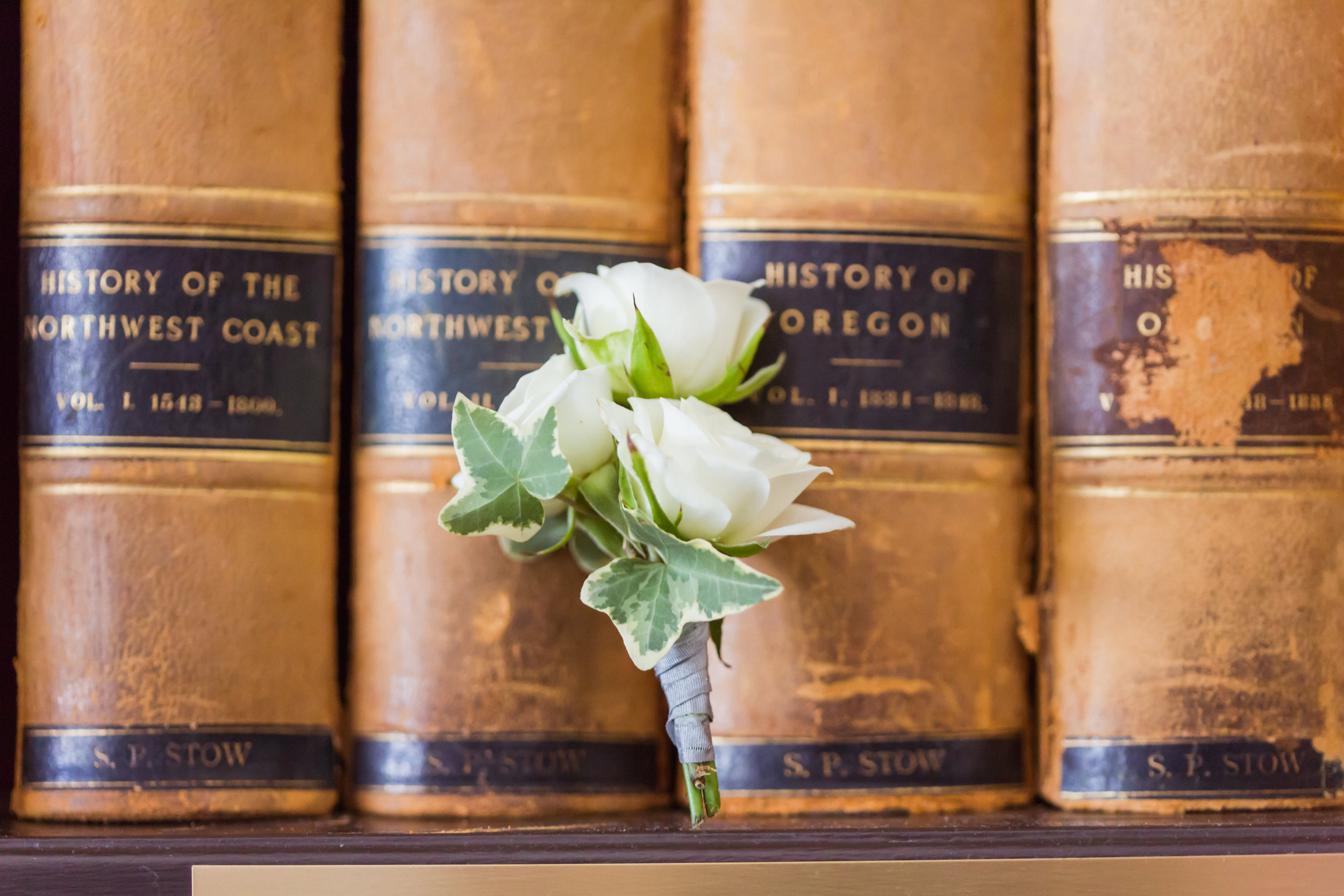 www.santabarbarawedding.com | Santa Barbara Club | Jessica Fairchild Photography | Boutonniere | Ella & Louie