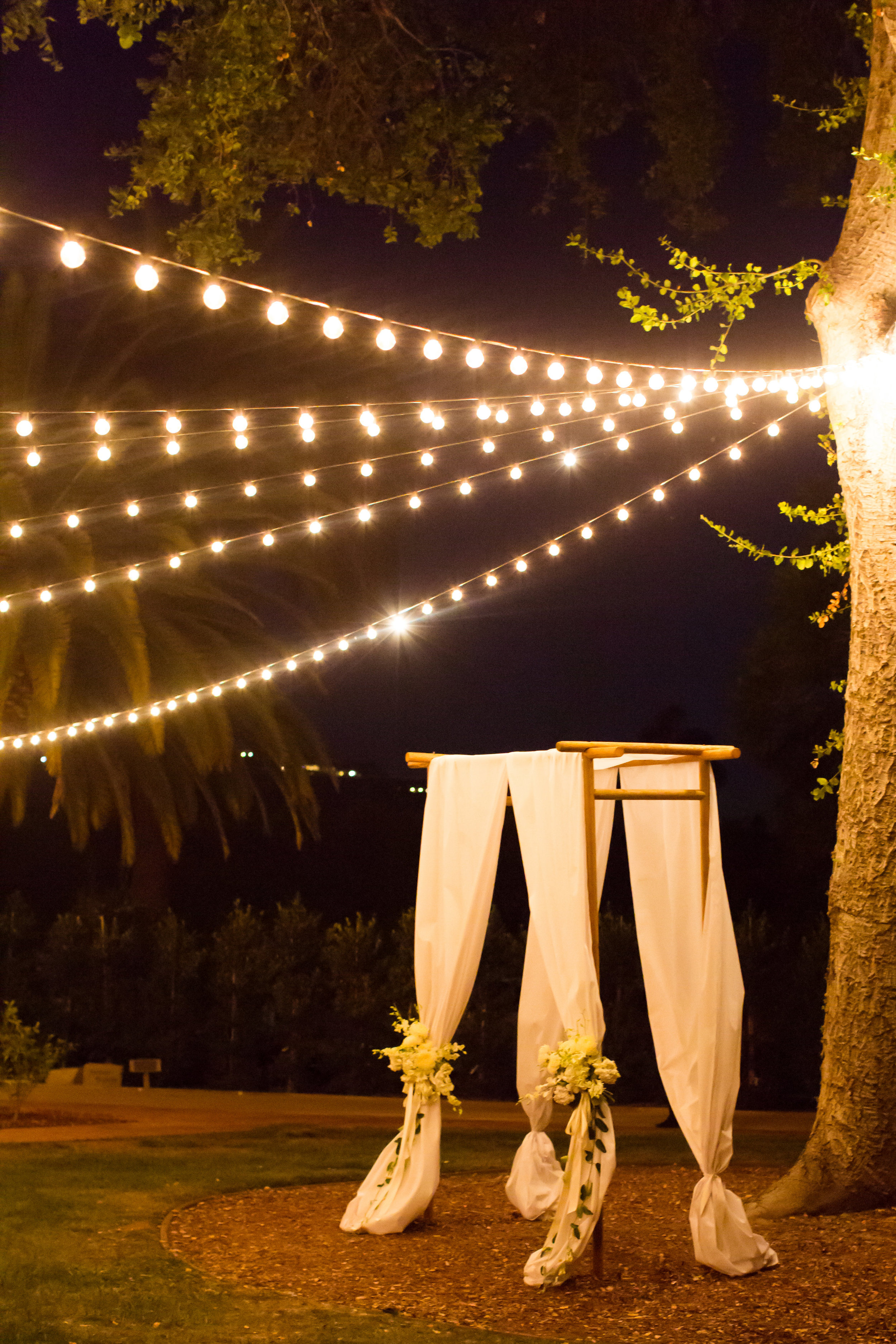 www.santabarbarawedding.com | Santa Barbara Club | Jessica Fairchild Photography | Wedding Arch